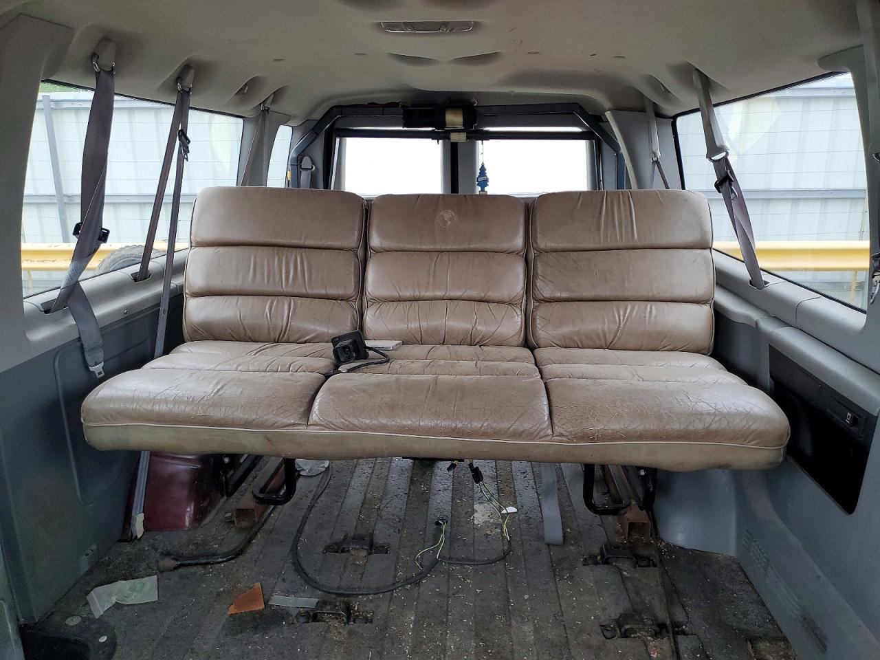 2007 Ford E-350 Super Duty Rv Cutaway Burgundy vin: 1FBSS31L57DB34989
