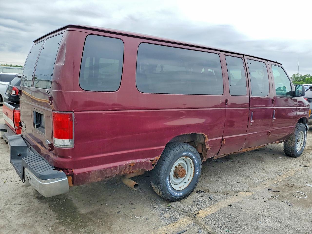 2007 Ford E-350 Super Duty Rv Cutaway Burgundy vin: 1FBSS31L57DB34989
