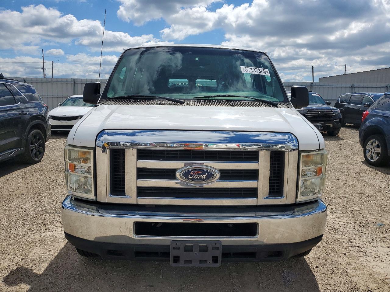 2009 Ford Econoline E350 Super Duty Wagon White vin: 1FBSS31L59DA74179