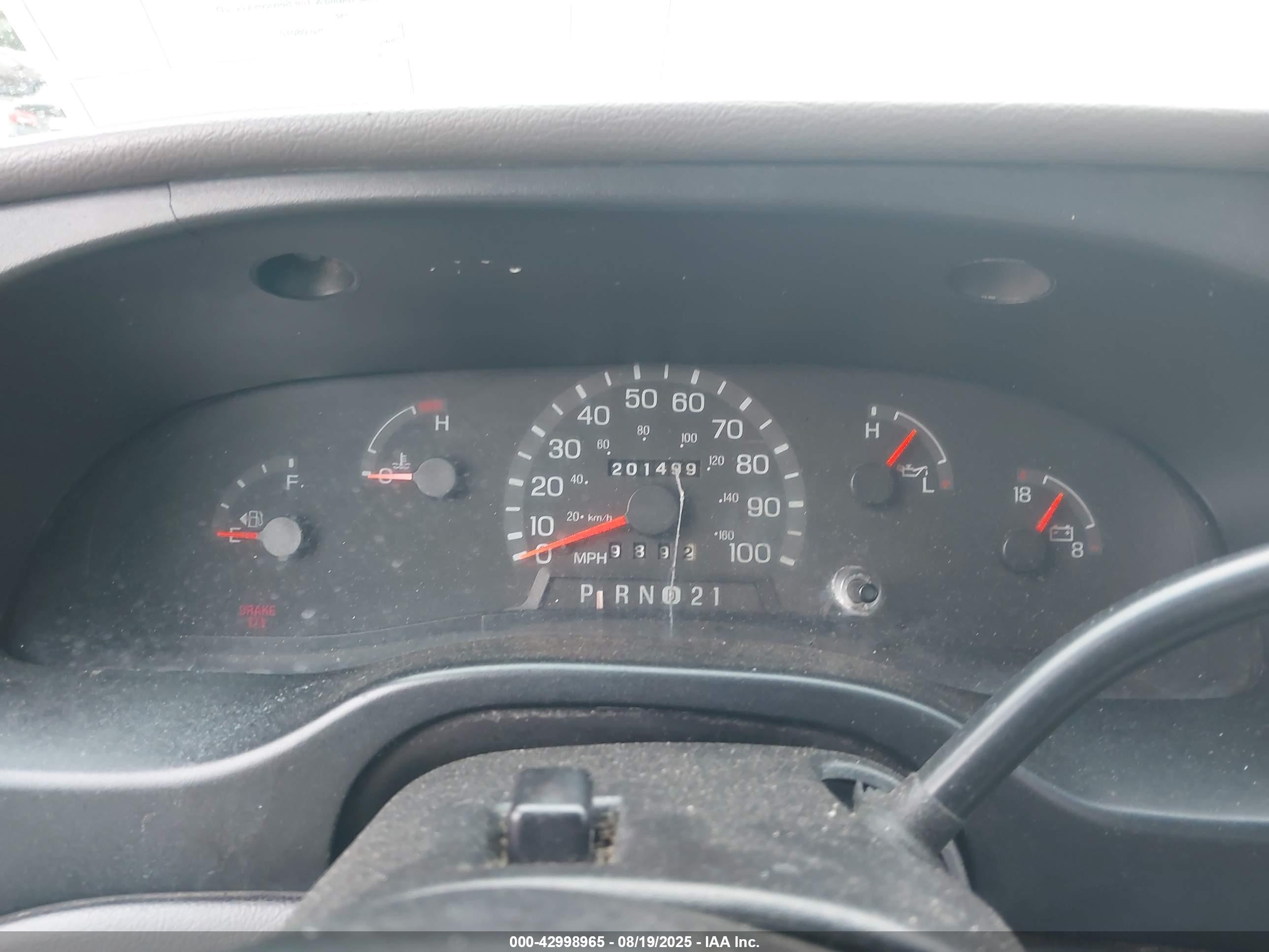 1999 Ford E-350 Super Duty Xl/xlt White vin: 1FBSS31L5XHB76068