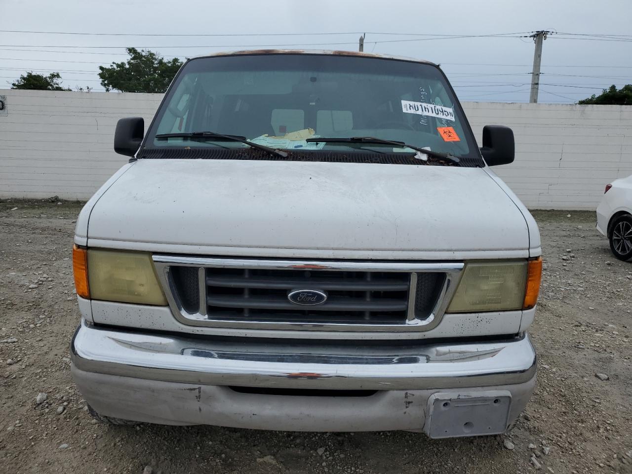 2004 Ford Econoline E350 Super Duty Wagon White vin: 1FBSS31L64HA32962