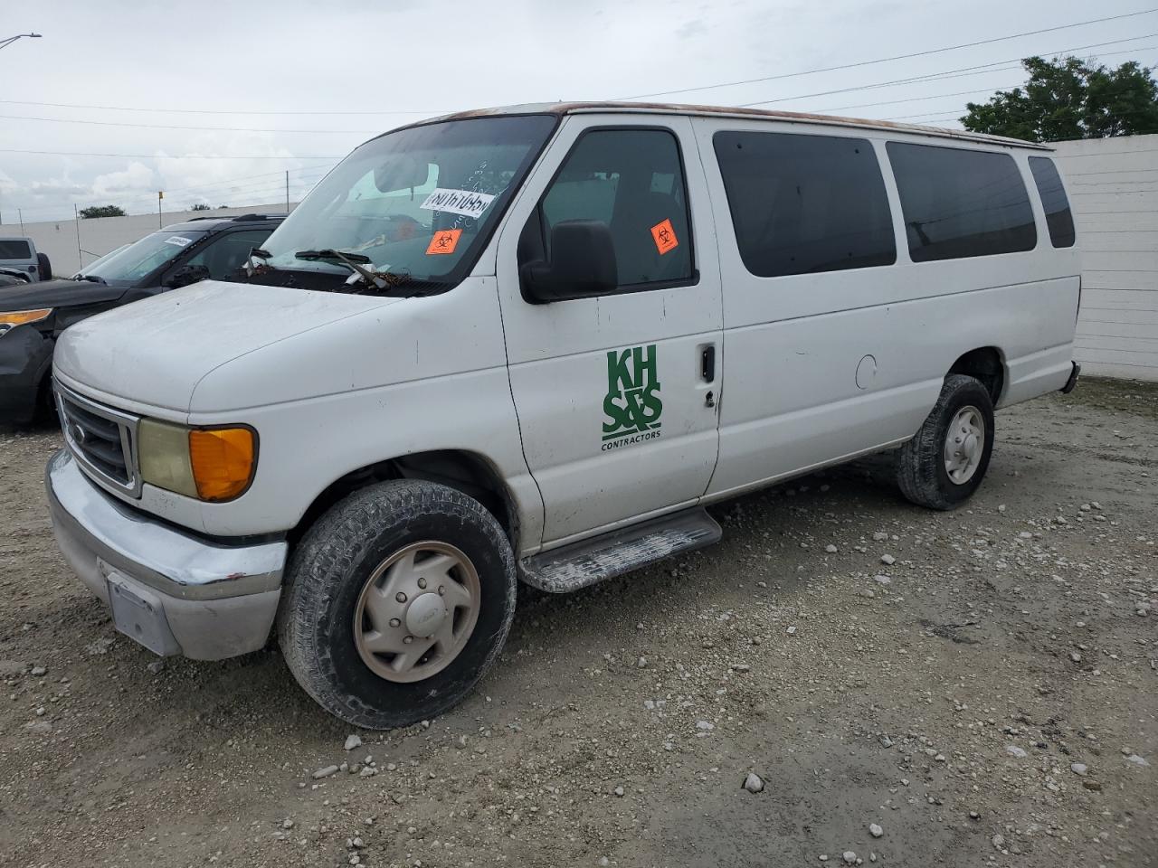 2004 Ford Econoline E350 Super Duty Wagon White vin: 1FBSS31L64HA32962