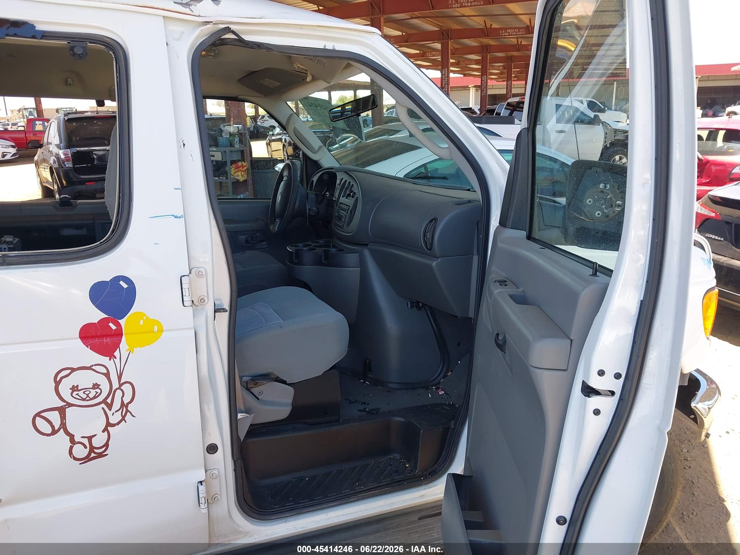 2006 Ford Econoline   White vin: 1FBSS31L66DA21521