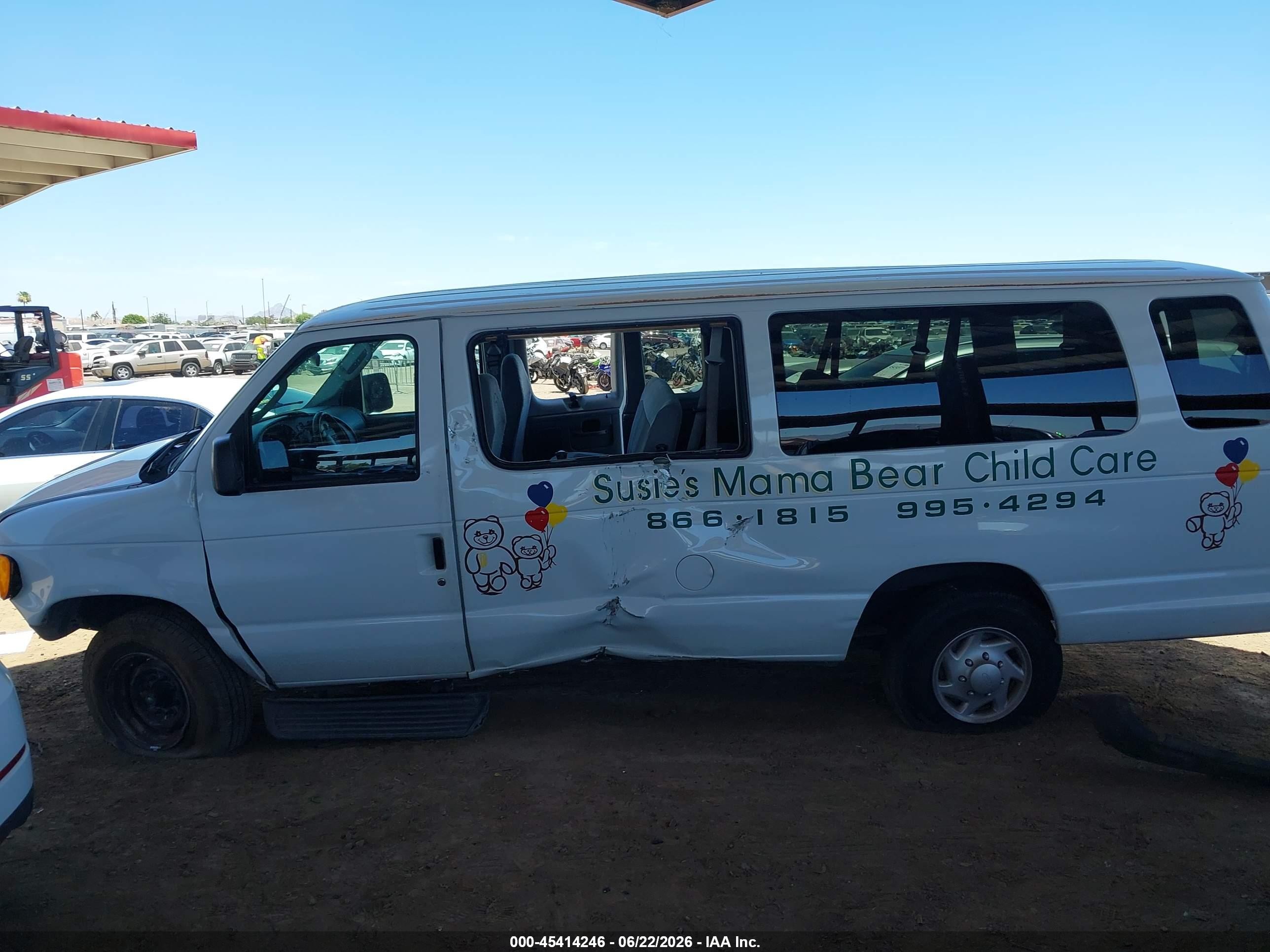 2006 Ford Econoline   White vin: 1FBSS31L66DA21521