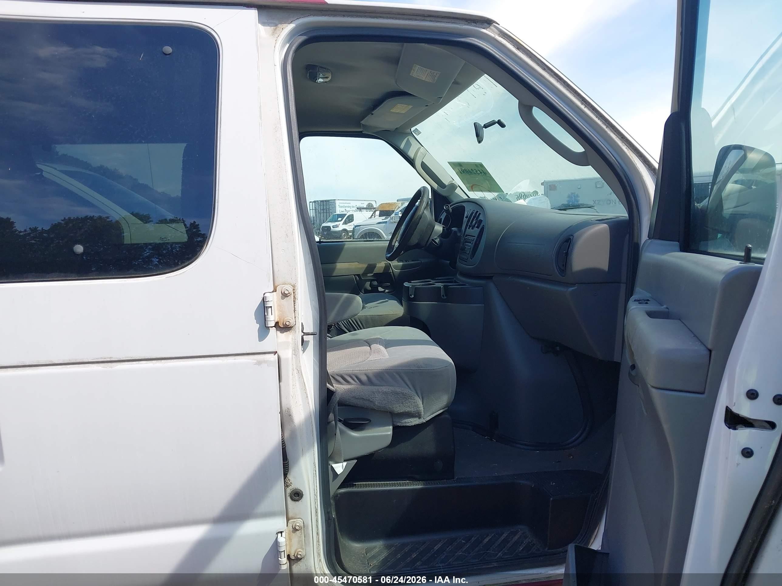 2006 Ford E-350 Super Duty Xl/xlt Белый vin: 1FBSS31L66DA43275