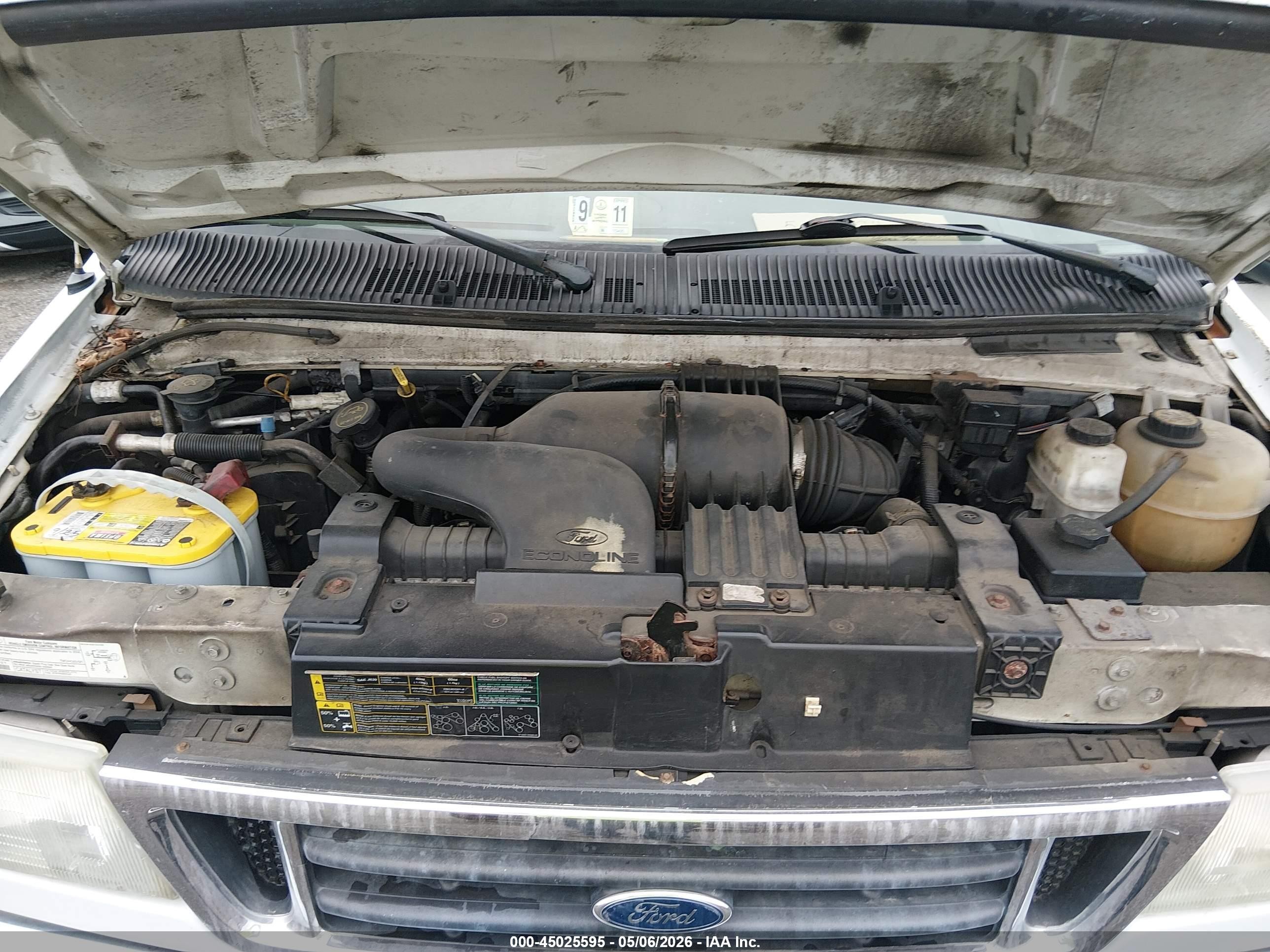 2006 Ford E-350 Super Duty   Белый vin: 1FBSS31L66HA33290