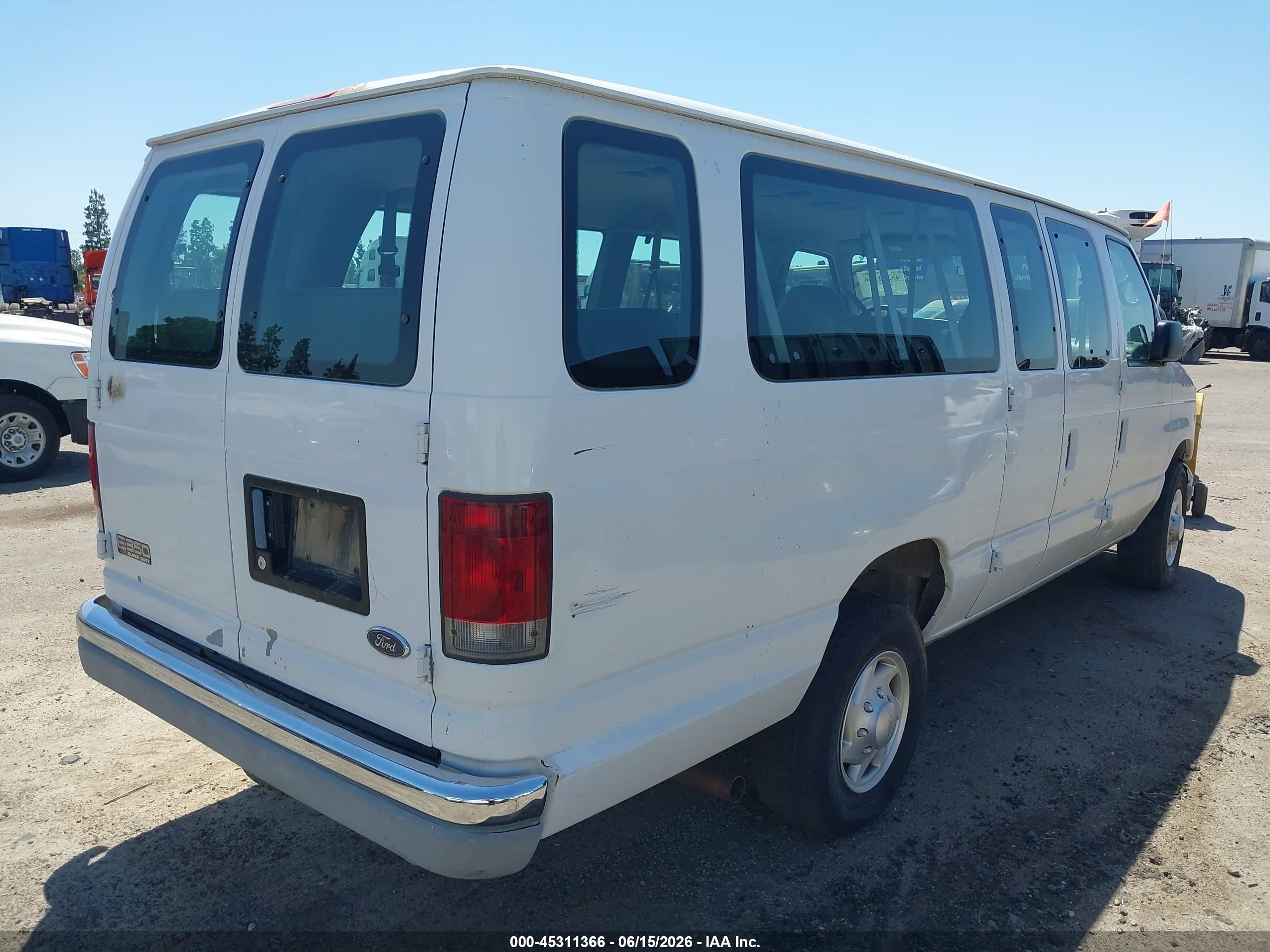 2002 Ford E-350 Super Duty Xl/xlt White vin: 1FBSS31L72HB79904