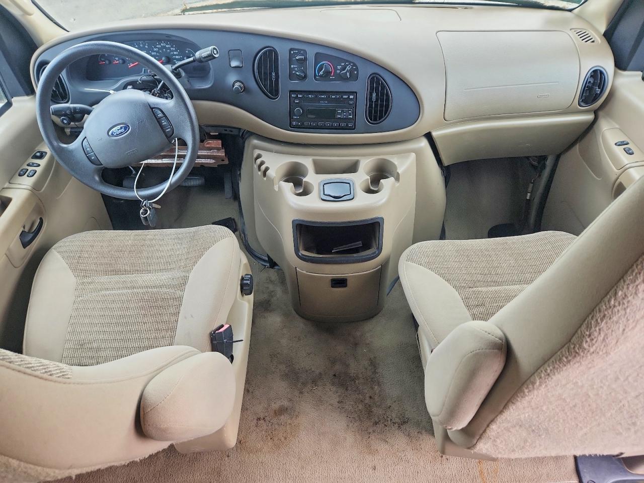 2004 Ford E-350 Super Duty Cream vin: 1FBSS31L74HB07653