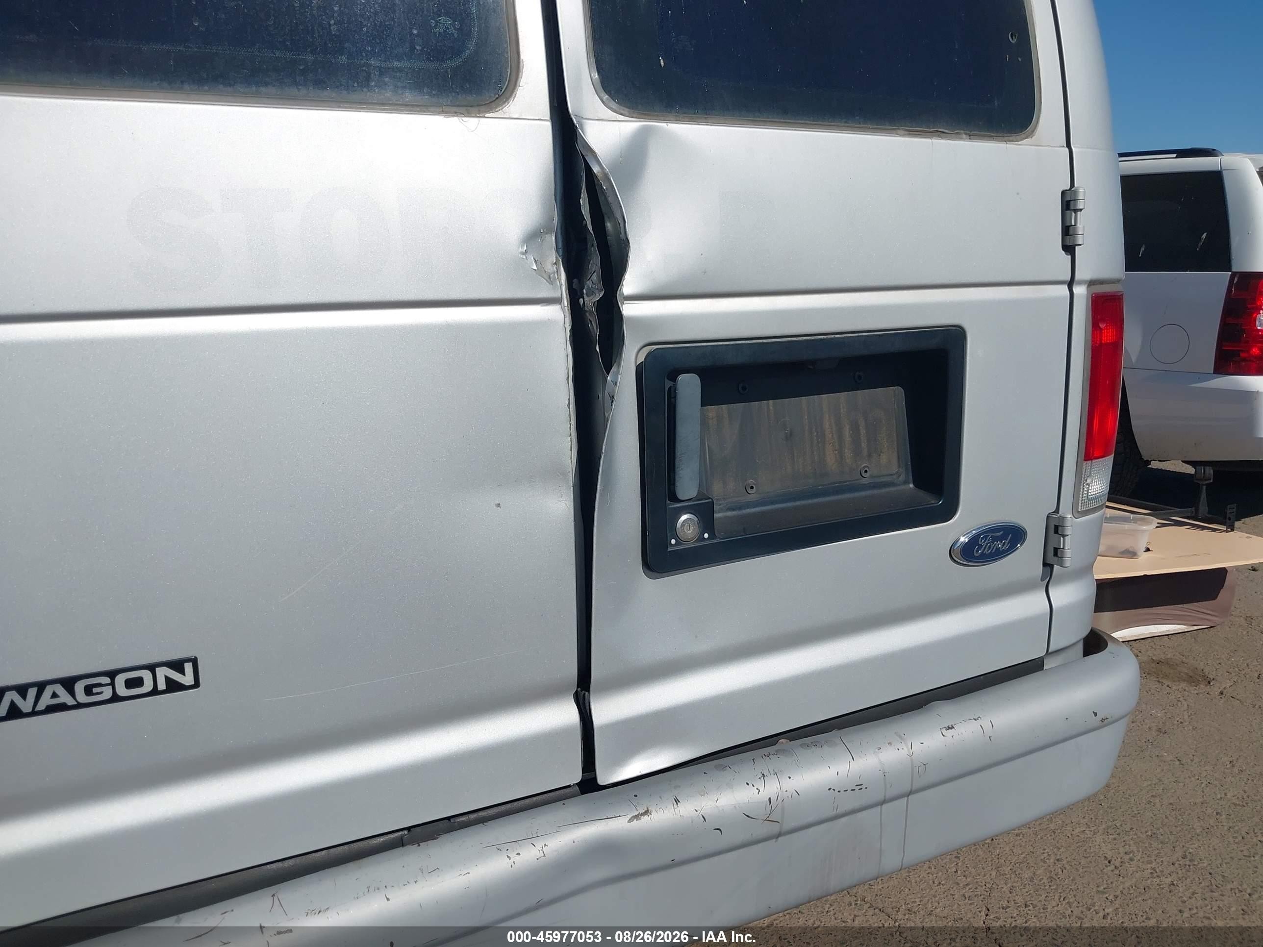 1998 Ford Econoline E350 Super Duty Gray vin: 1FBSS31L7WHC07111