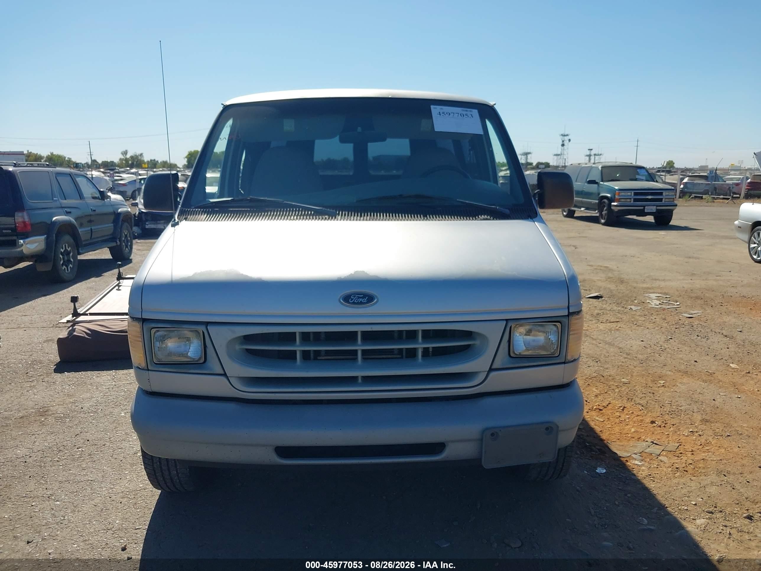 1998 Ford Econoline E350 Super Duty Gray vin: 1FBSS31L7WHC07111