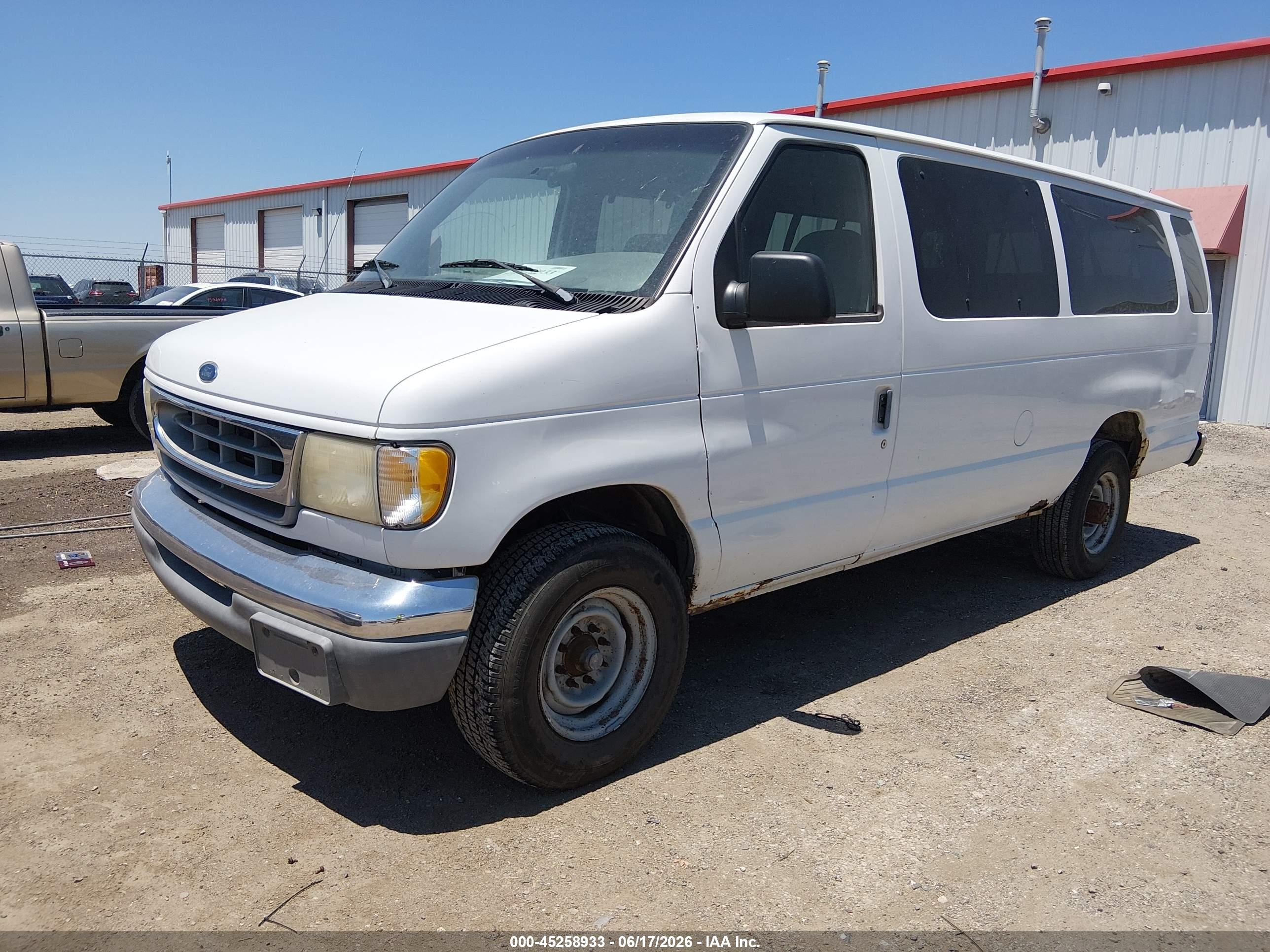 1999 Ford E-350 Super Duty Xl/xlt White vin: 1FBSS31L7XHB06071