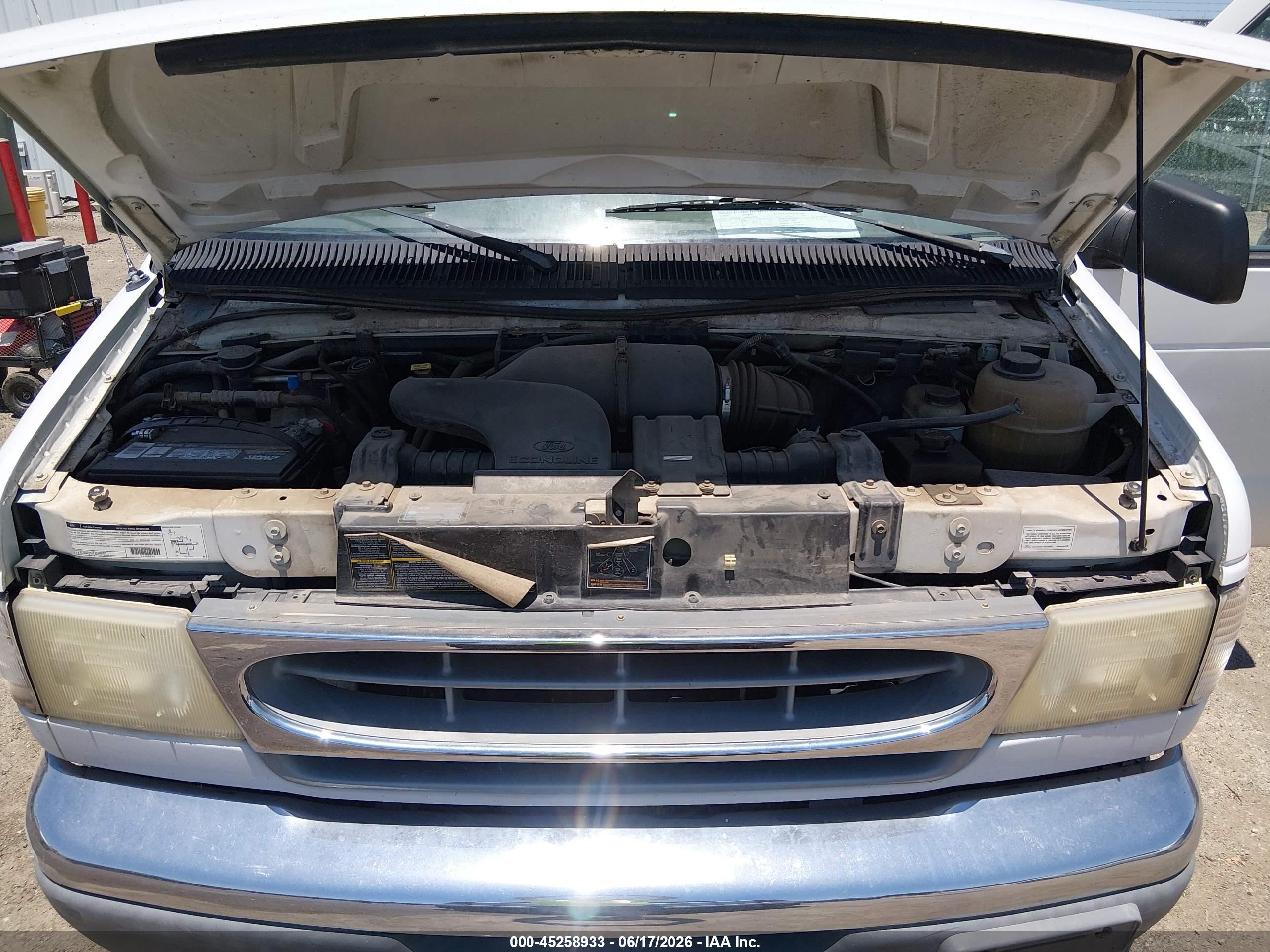 1999 Ford E-350 Super Duty Xl/xlt White vin: 1FBSS31L7XHB06071