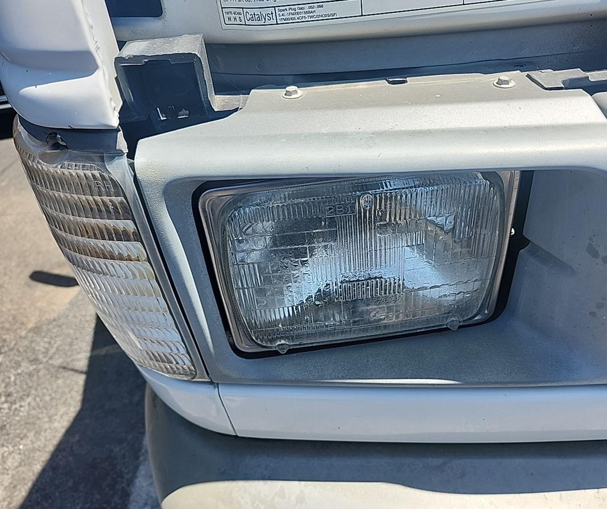 2001 Ford Econoline E350 Super Duty Wagon vin: 1FBSS31L81HA87022