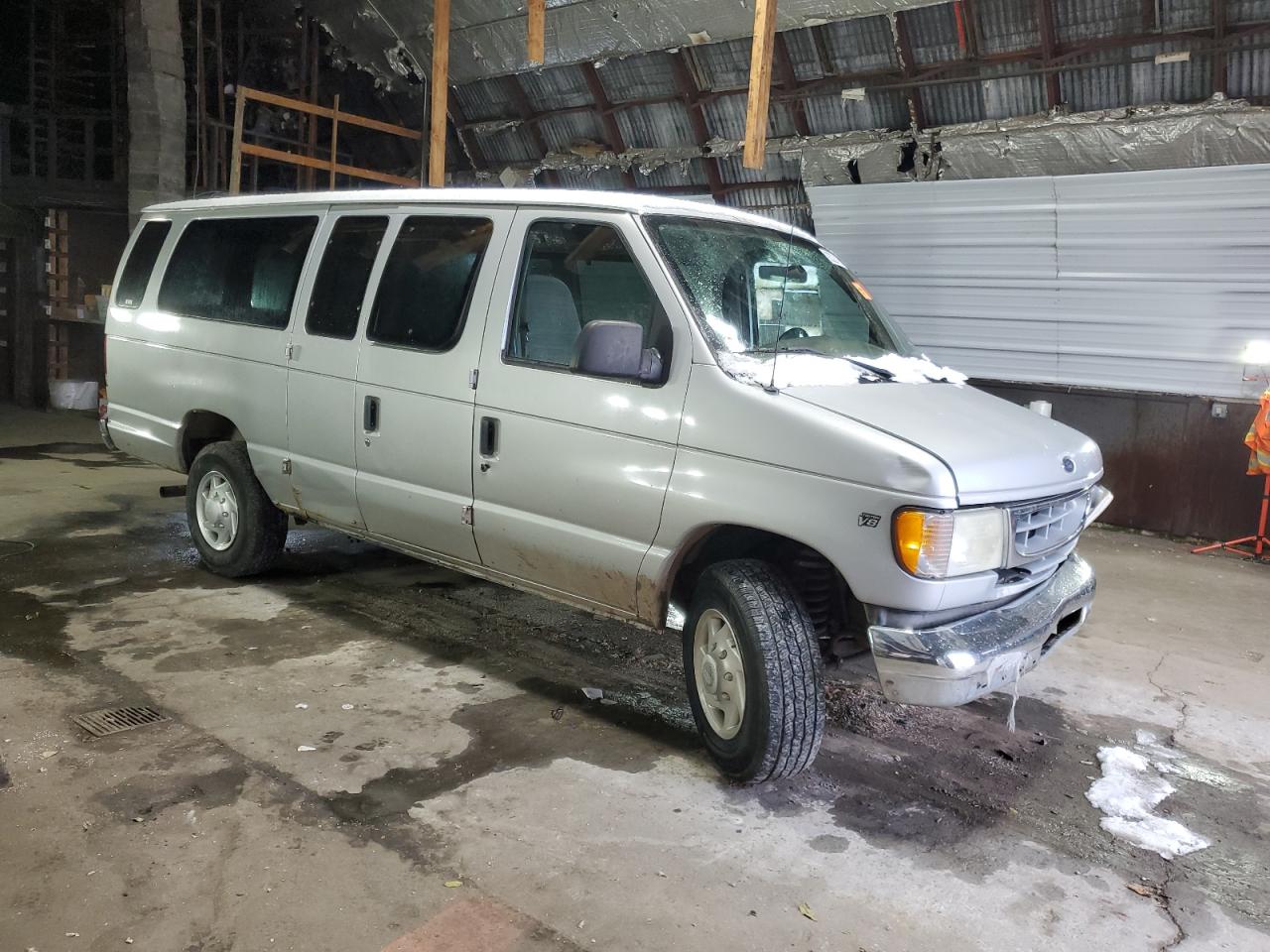 2001 Ford Econoline E350 Super Duty Wagon Silver vin: 1FBSS31L81HB74211