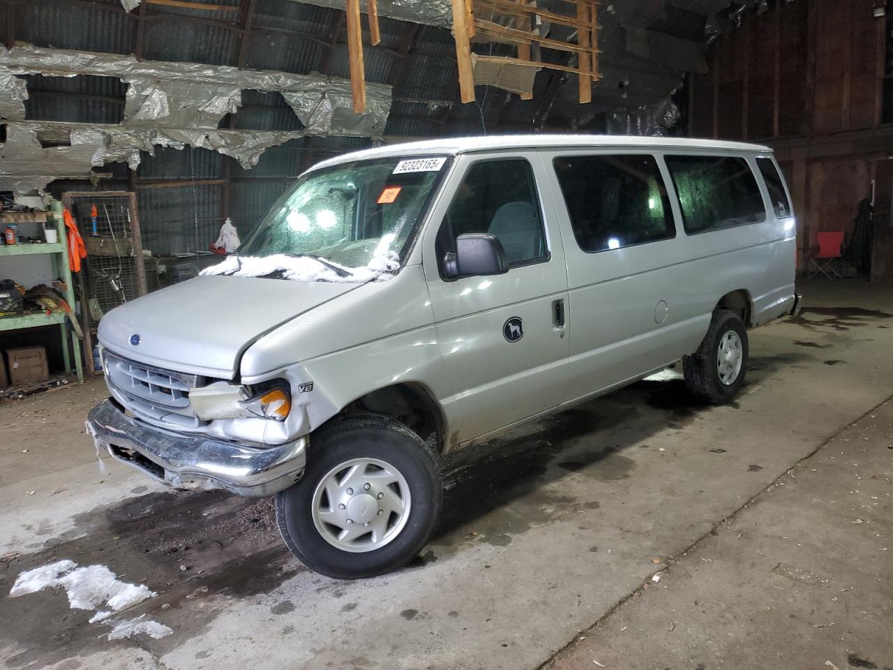 2001 Ford Econoline E350 Super Duty Wagon Серебряный vin: 1FBSS31L81HB74211
