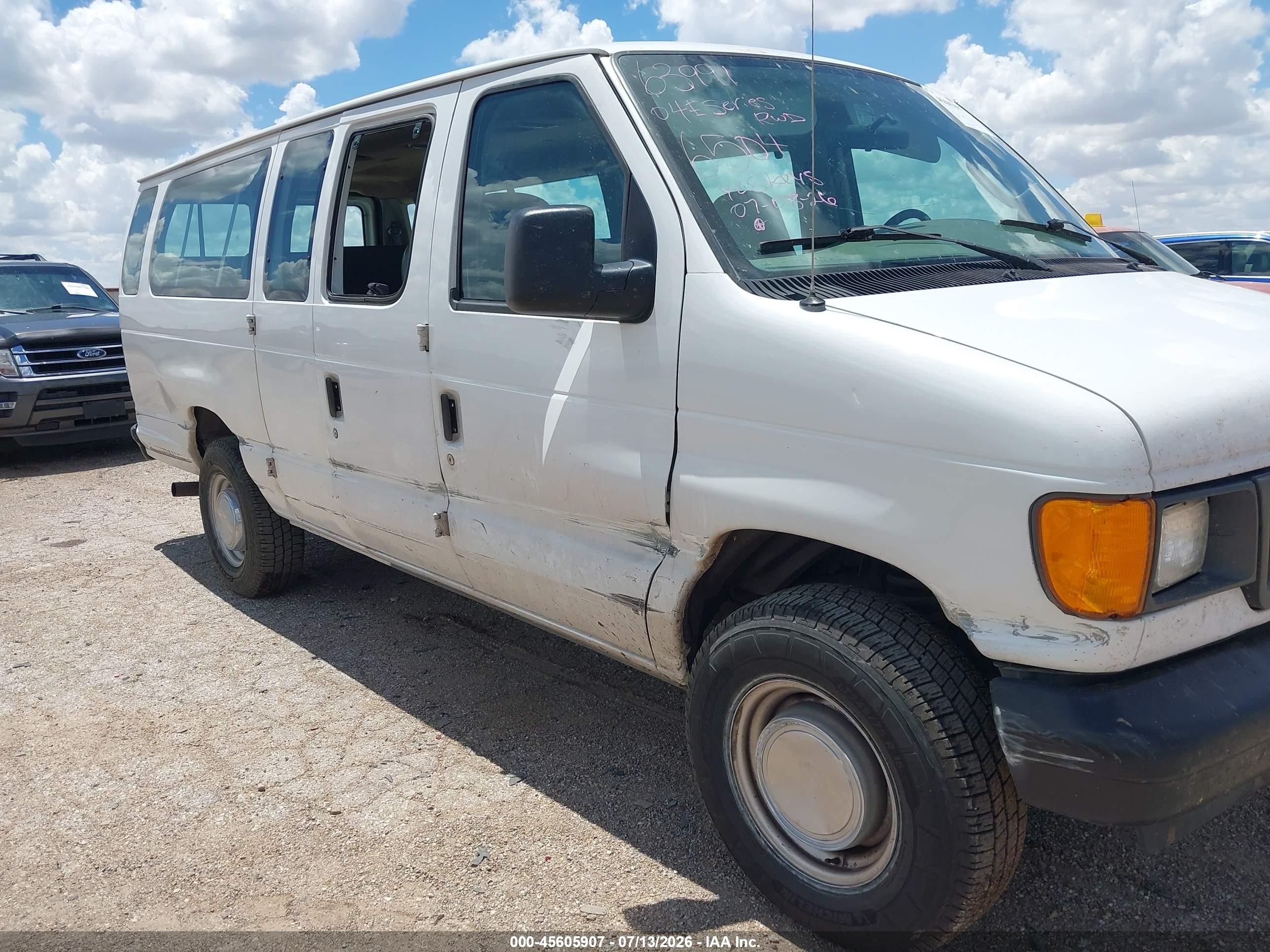 2004 Ford E-350 Super Duty Xl/xlt White vin: 1FBSS31L84HA56504