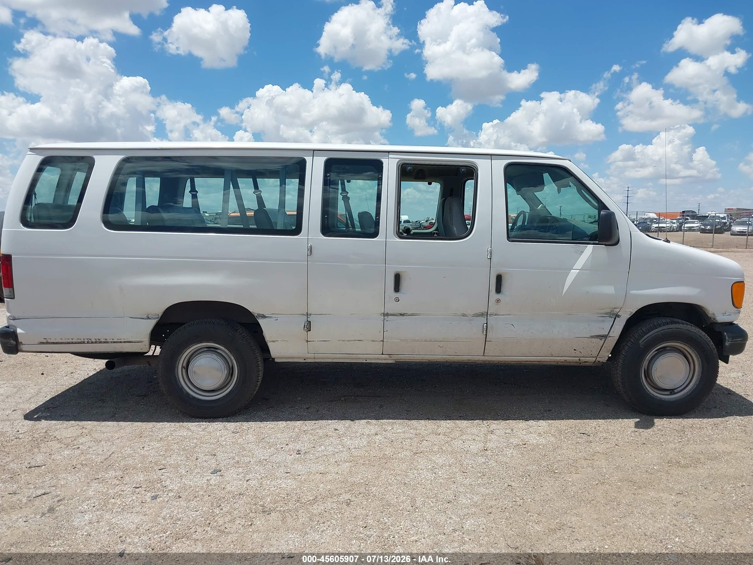 2004 Ford E-350 Super Duty Xl/xlt White vin: 1FBSS31L84HA56504