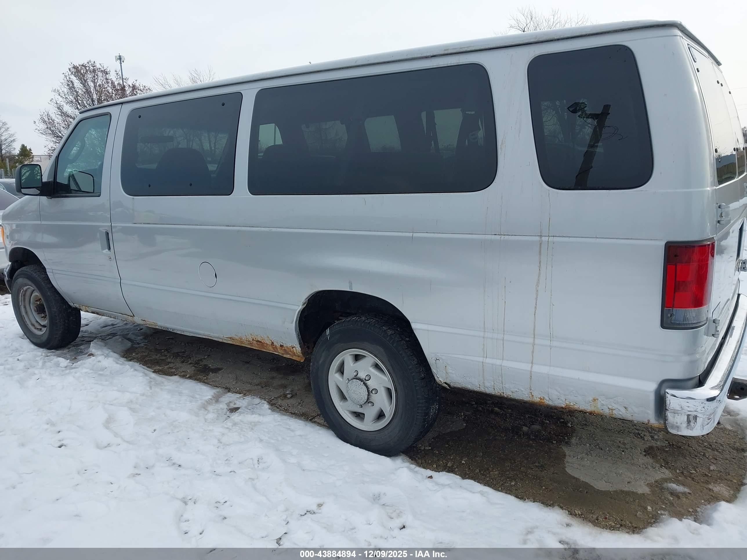 2005 Ford E-350 Super Duty Xl/xlt Silver vin: 1FBSS31L85HB47161