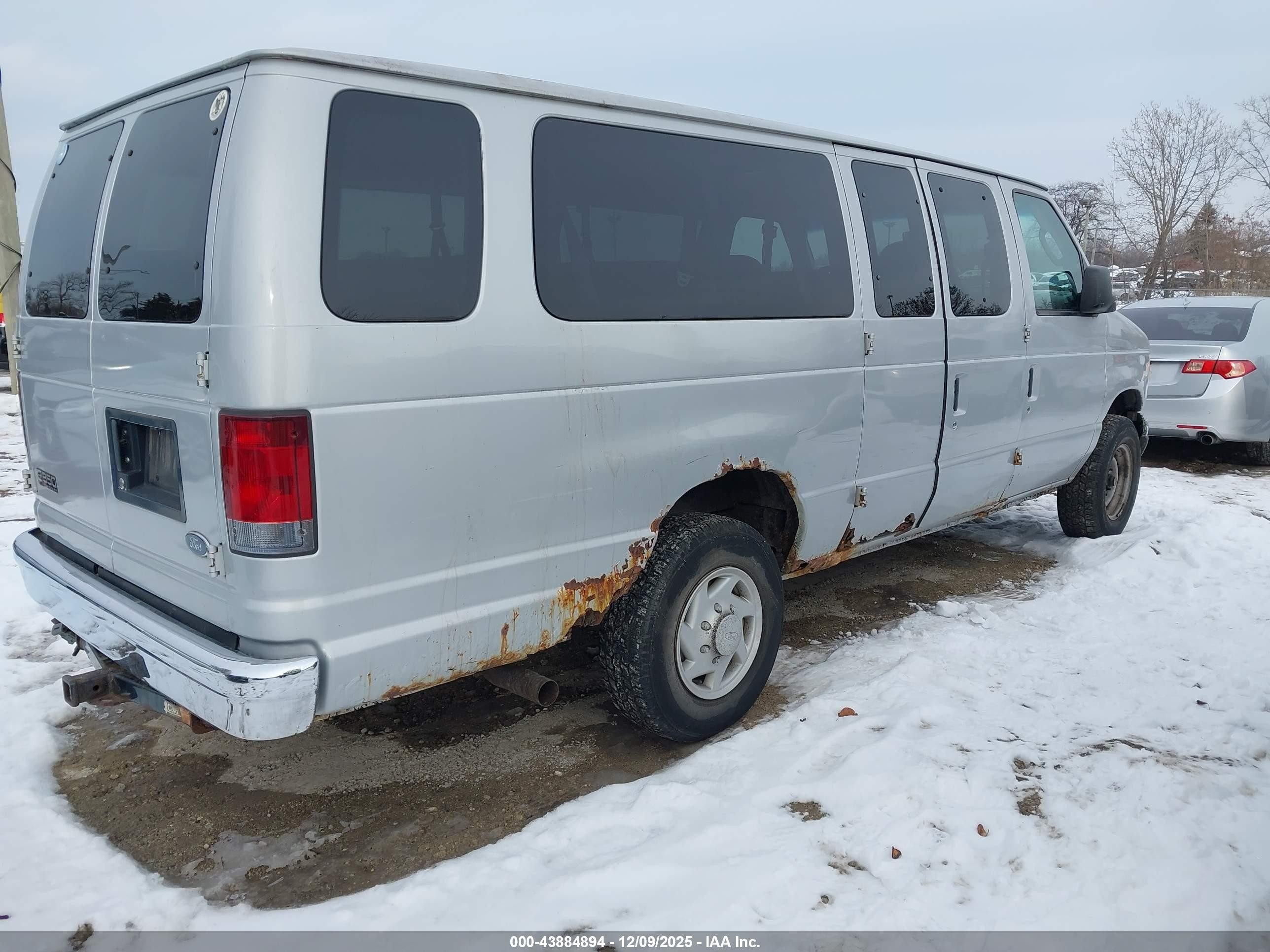 2005 Ford E-350 Super Duty Xl/xlt Silver vin: 1FBSS31L85HB47161