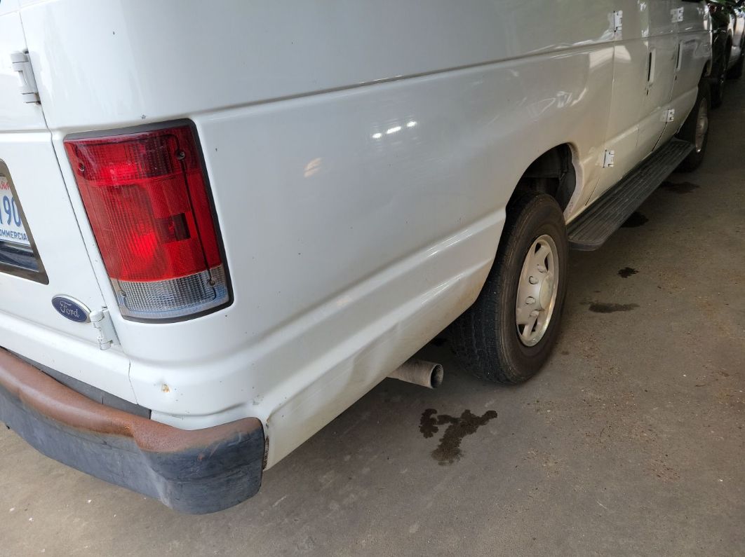 2007 Ford Econoline E350 Super Duty Wagon vin: 1FBSS31L87DA32828