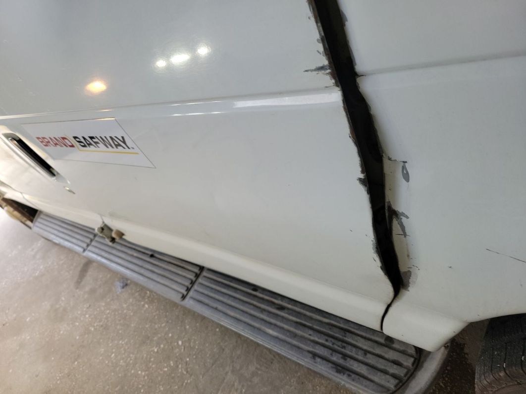 2007 Ford Econoline E350 Super Duty Wagon vin: 1FBSS31L87DA32828