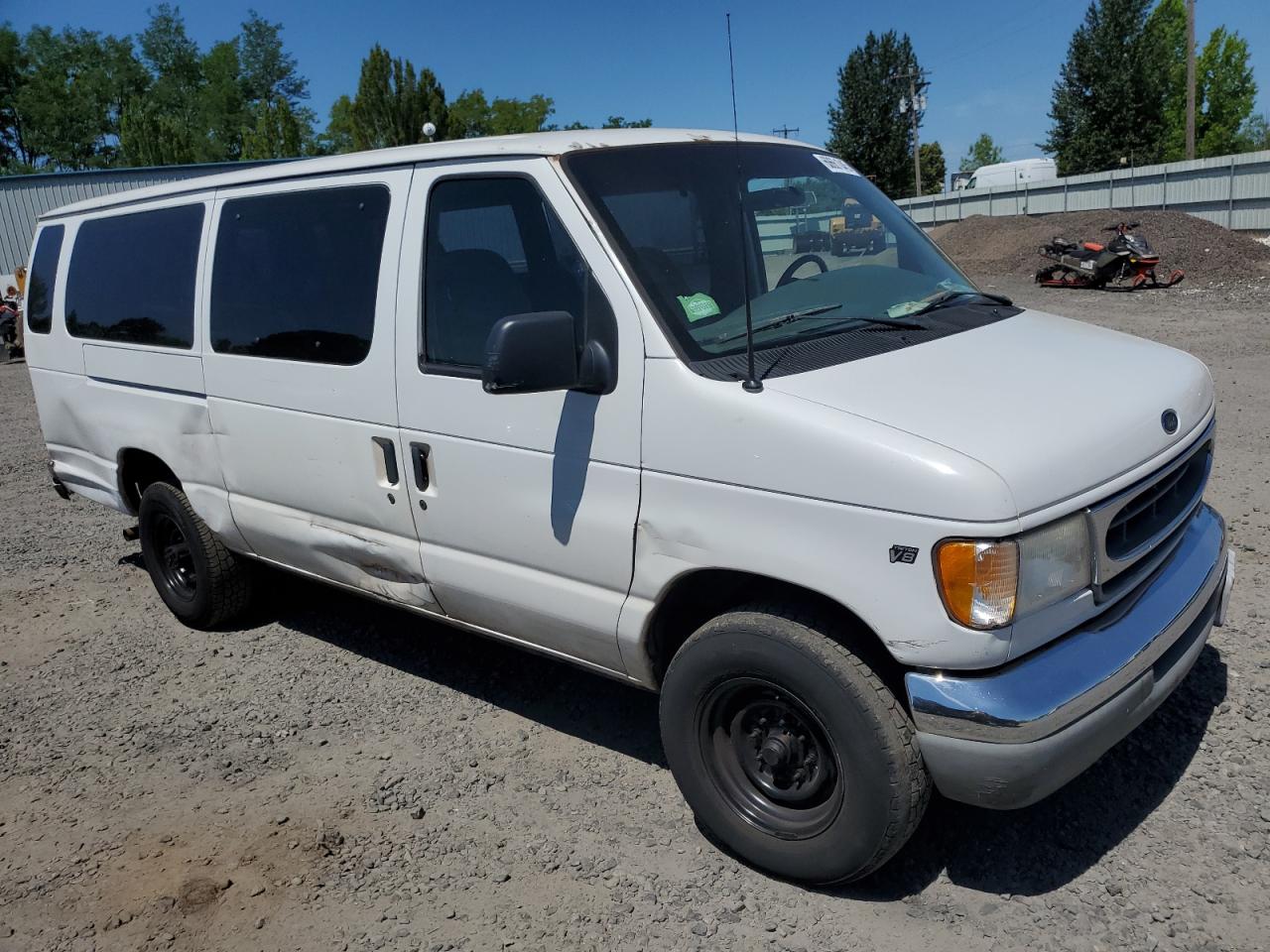 2001 Ford Econoline E350 Super Duty Wagon White vin: 1FBSS31L91HA69564