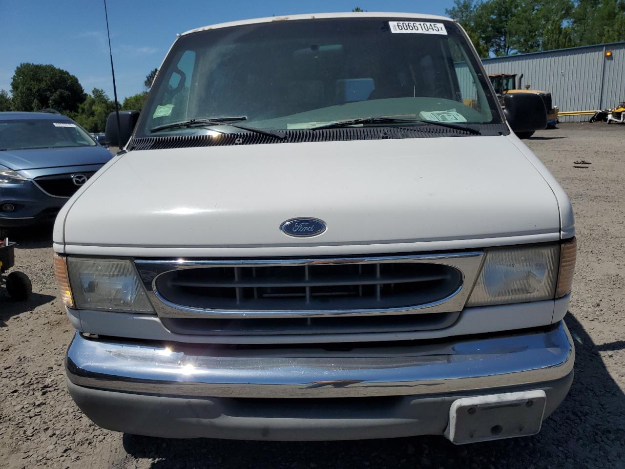 2001 Ford Econoline White vin: 1FBSS31L91HA69564