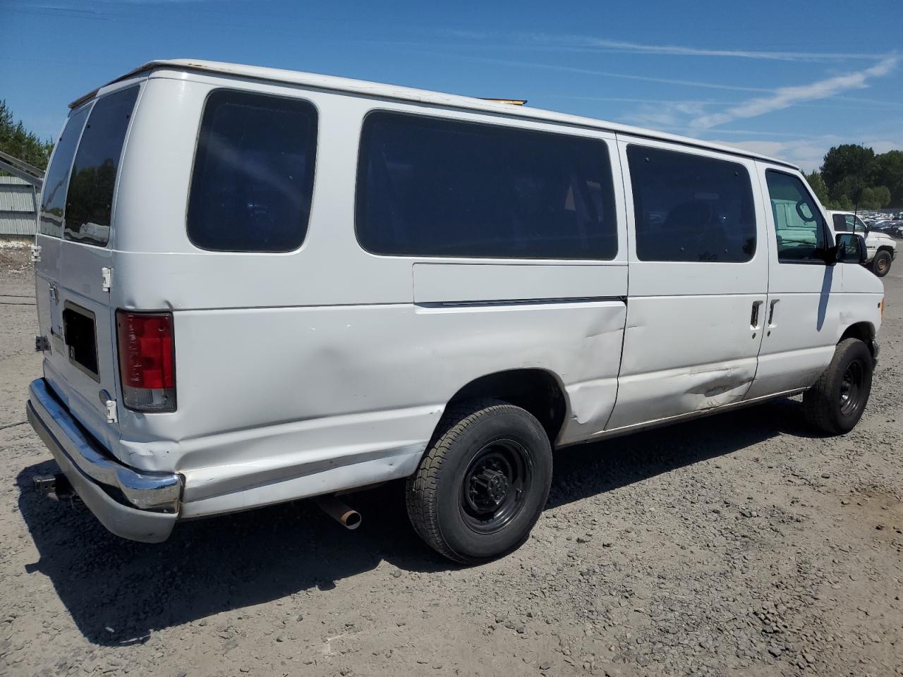 2001 Ford Econoline White vin: 1FBSS31L91HA69564