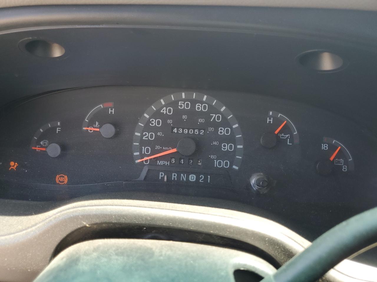 2001 Ford Econoline White vin: 1FBSS31L91HA69564