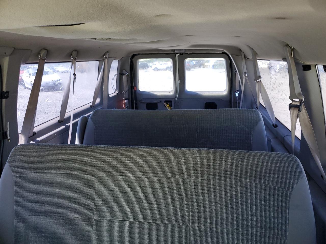 2001 Ford Econoline White vin: 1FBSS31L91HA69564