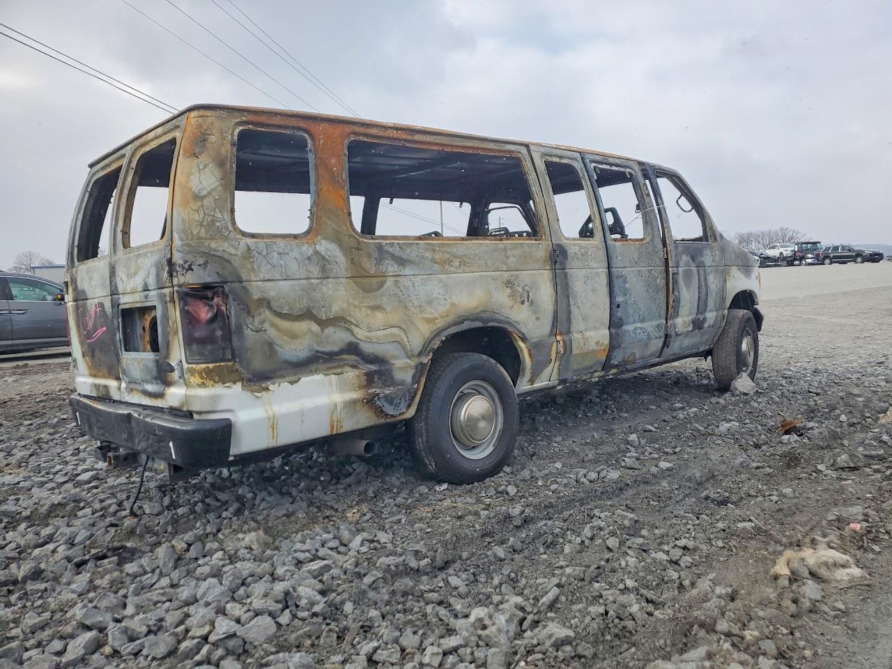2001 Ford Econoline E350 Super Duty Wagon Белый vin: 1FBSS31L91HA85134