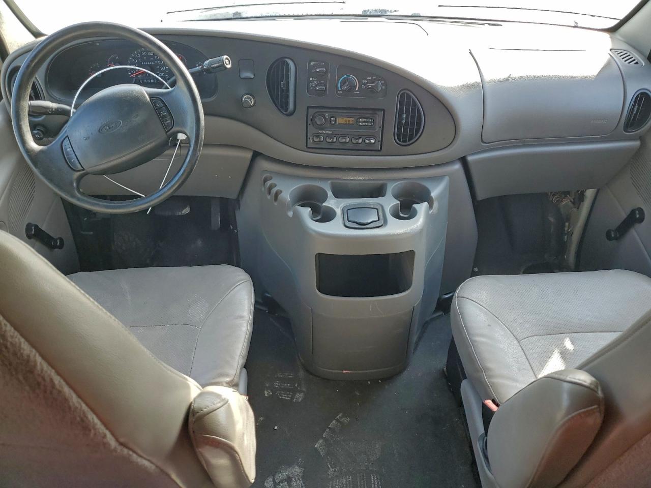 2001 Ford Econoline E350 Super Duty Wagon White vin: 1FBSS31L91HA92469