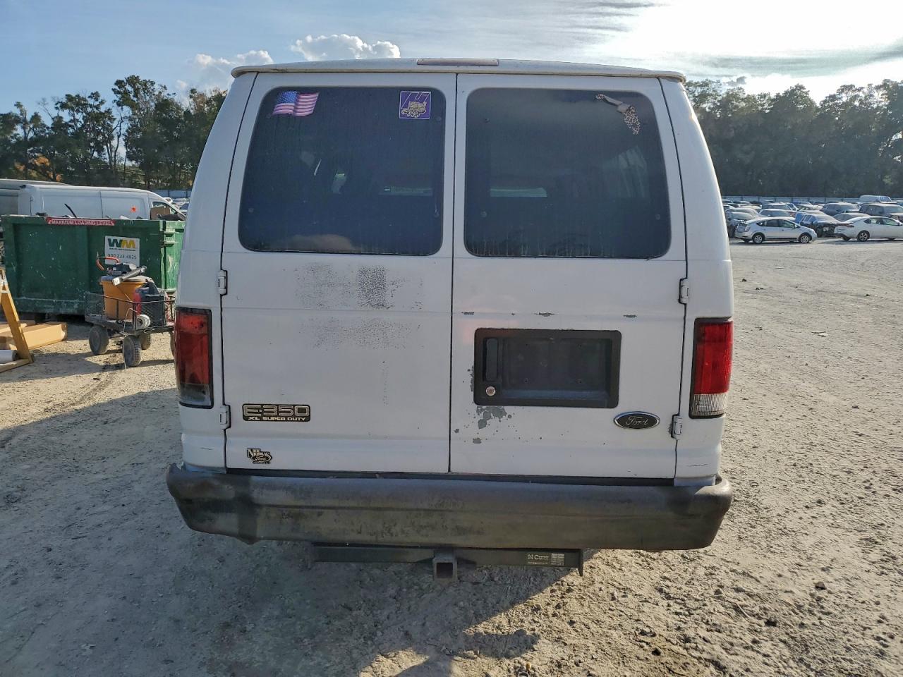 2001 Ford Econoline E350 Super Duty Wagon White vin: 1FBSS31L91HA92469