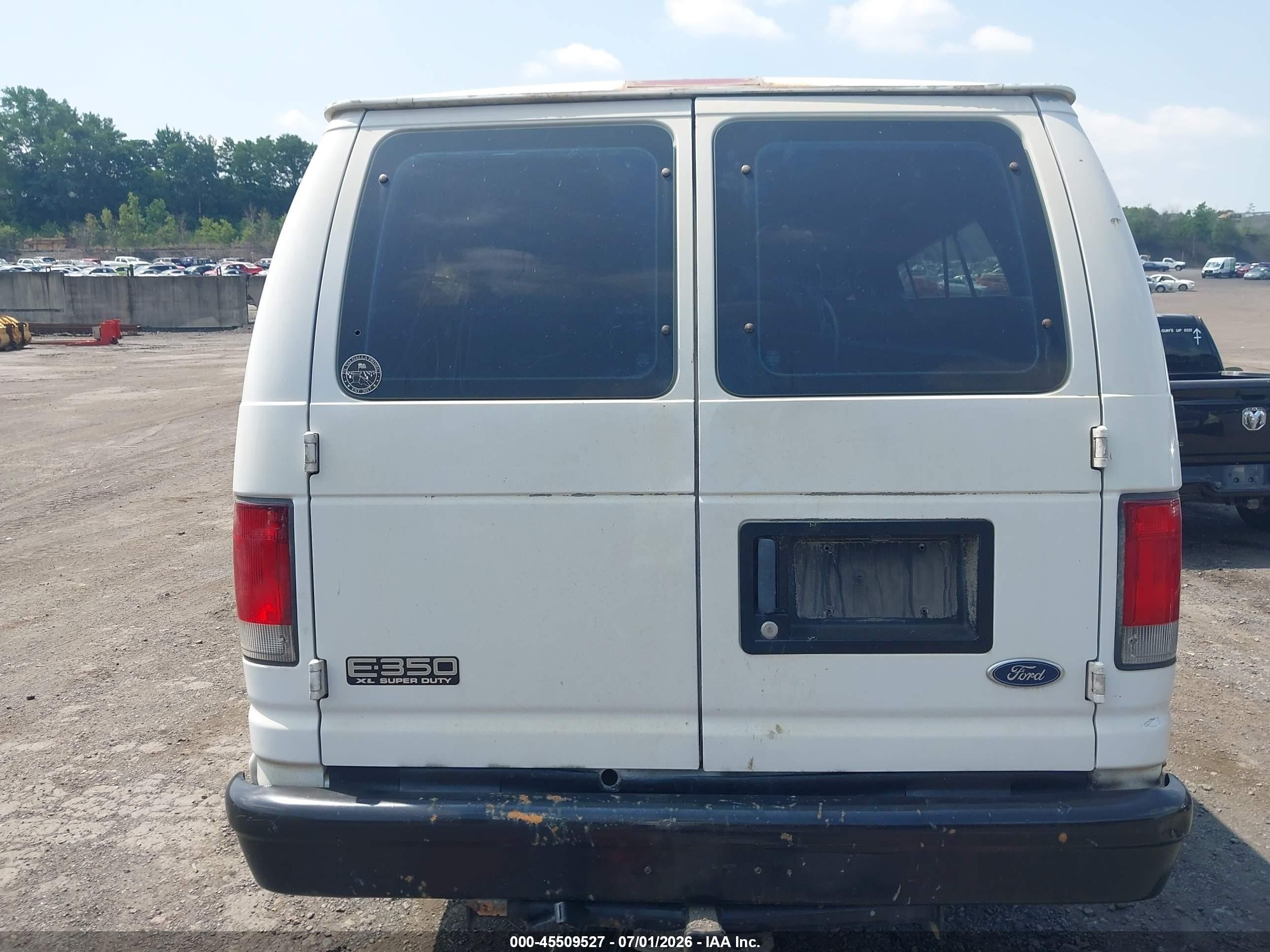 2002 Ford E-350 Super Duty Xl/xlt White vin: 1FBSS31L92HA46139