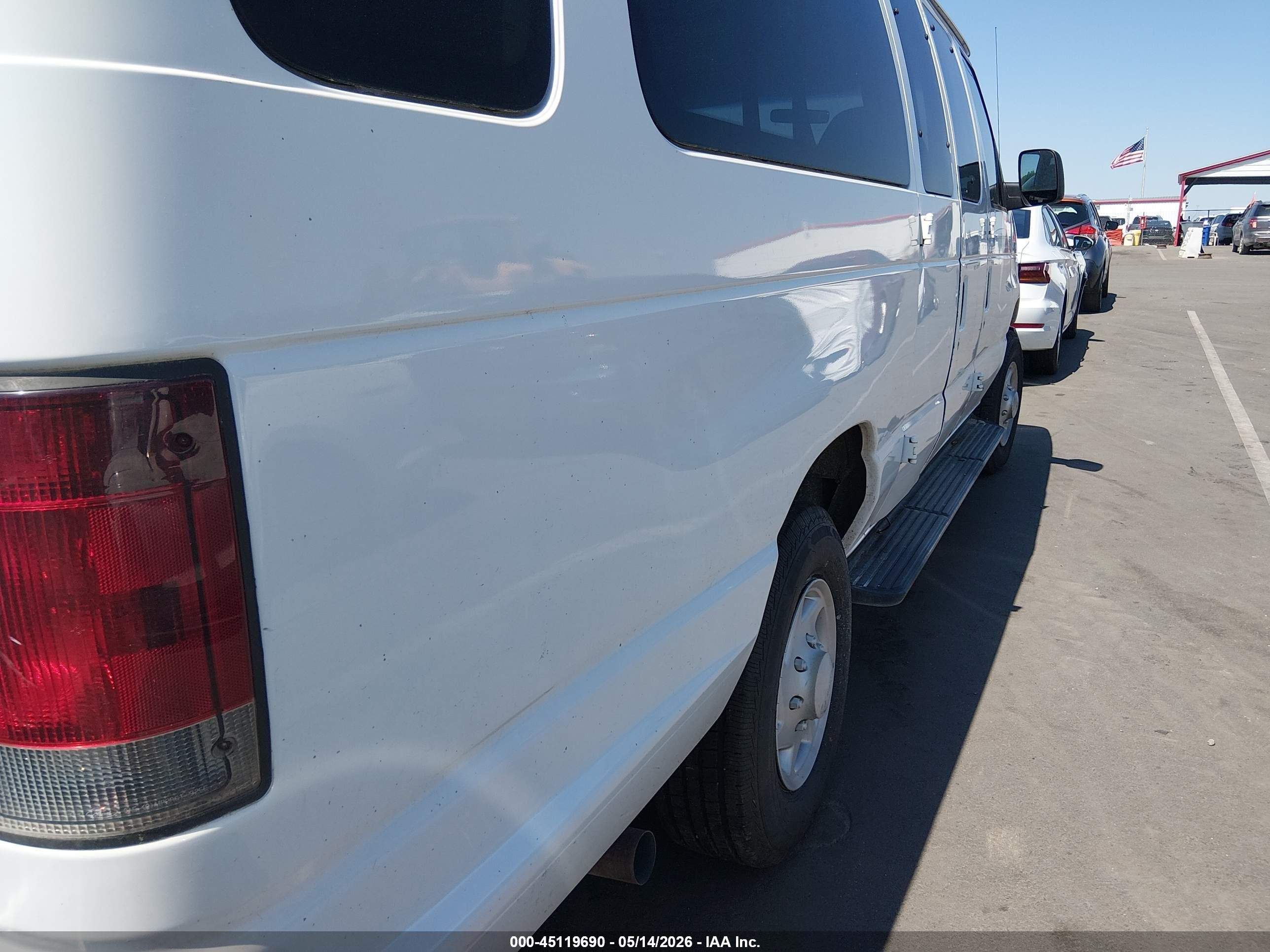 2006 Ford E-350 Super Duty Xl/xlt White vin: 1FBSS31L96DB36565