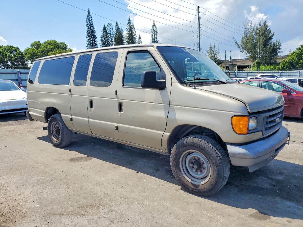 2007 Ford Econoline E350 Super Duty Wagon Tan vin: 1FBSS31L97DA98854