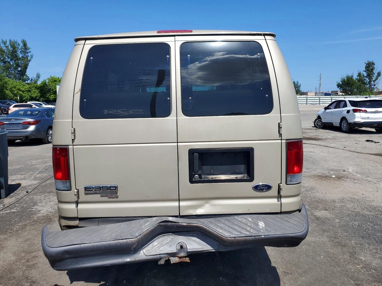 2007 Ford Econoline E350 Super Duty Wagon Tan vin: 1FBSS31L97DA98854