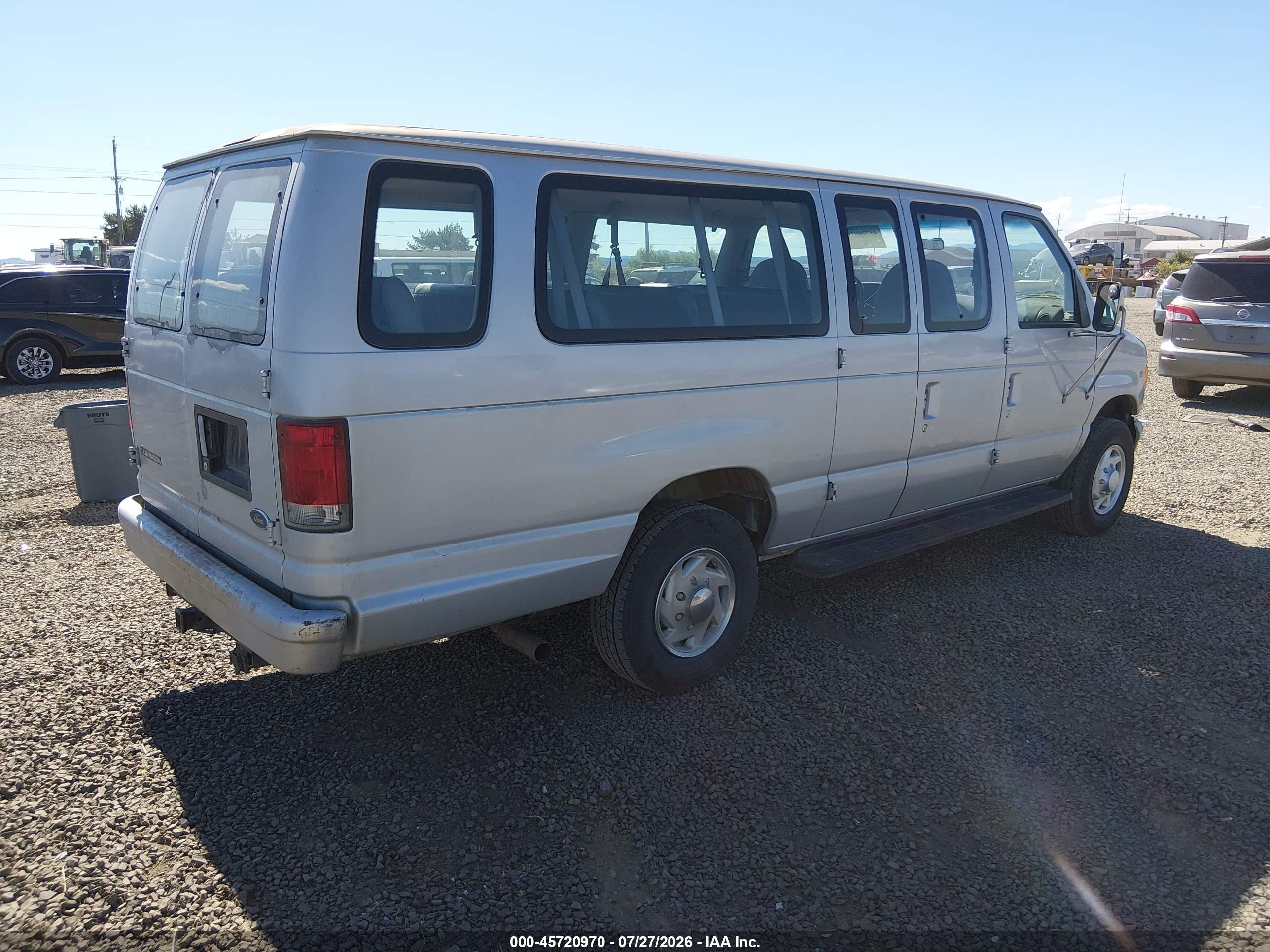 1998 Ford Super Club Wagon Xl/xlt Silver vin: 1FBSS31L9WHA83553
