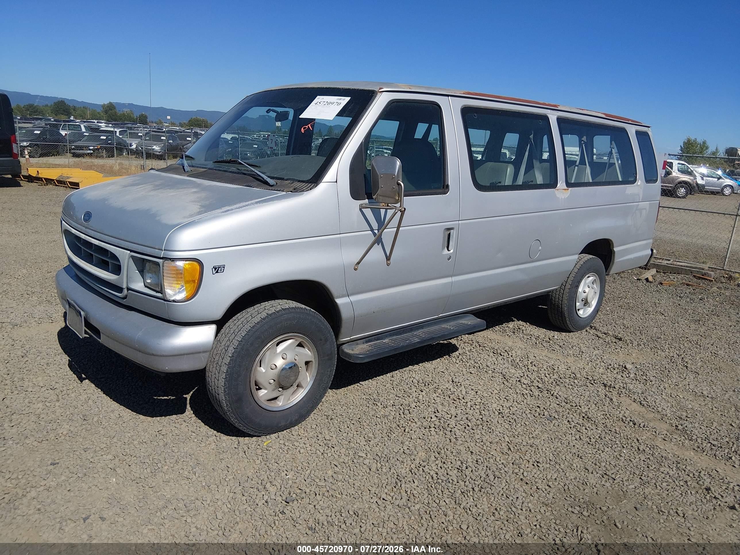 1998 Ford Super Club Wagon Xl/xlt Silver vin: 1FBSS31L9WHA83553