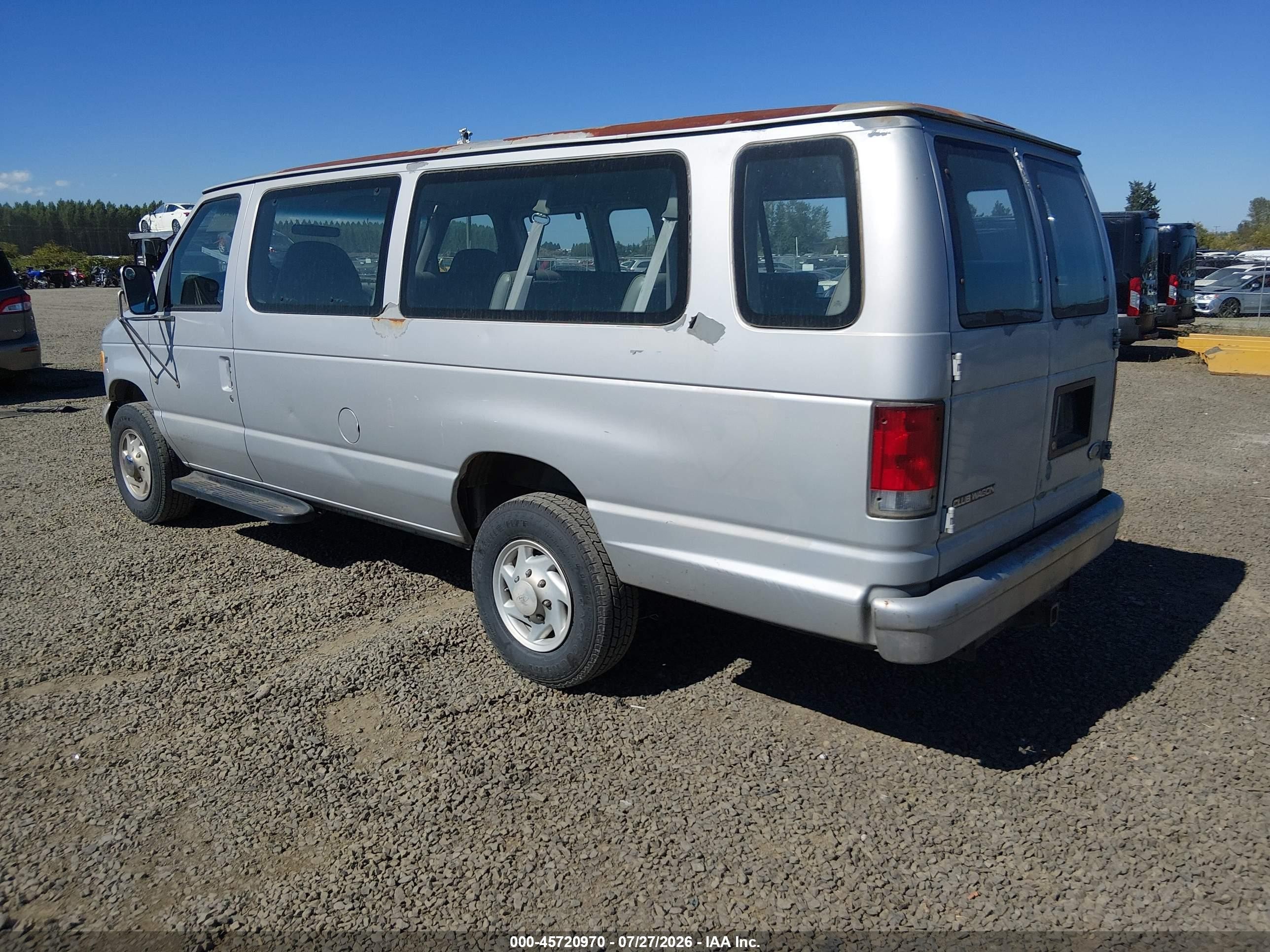 1998 Ford Super Club Wagon Xl/xlt Silver vin: 1FBSS31L9WHA83553