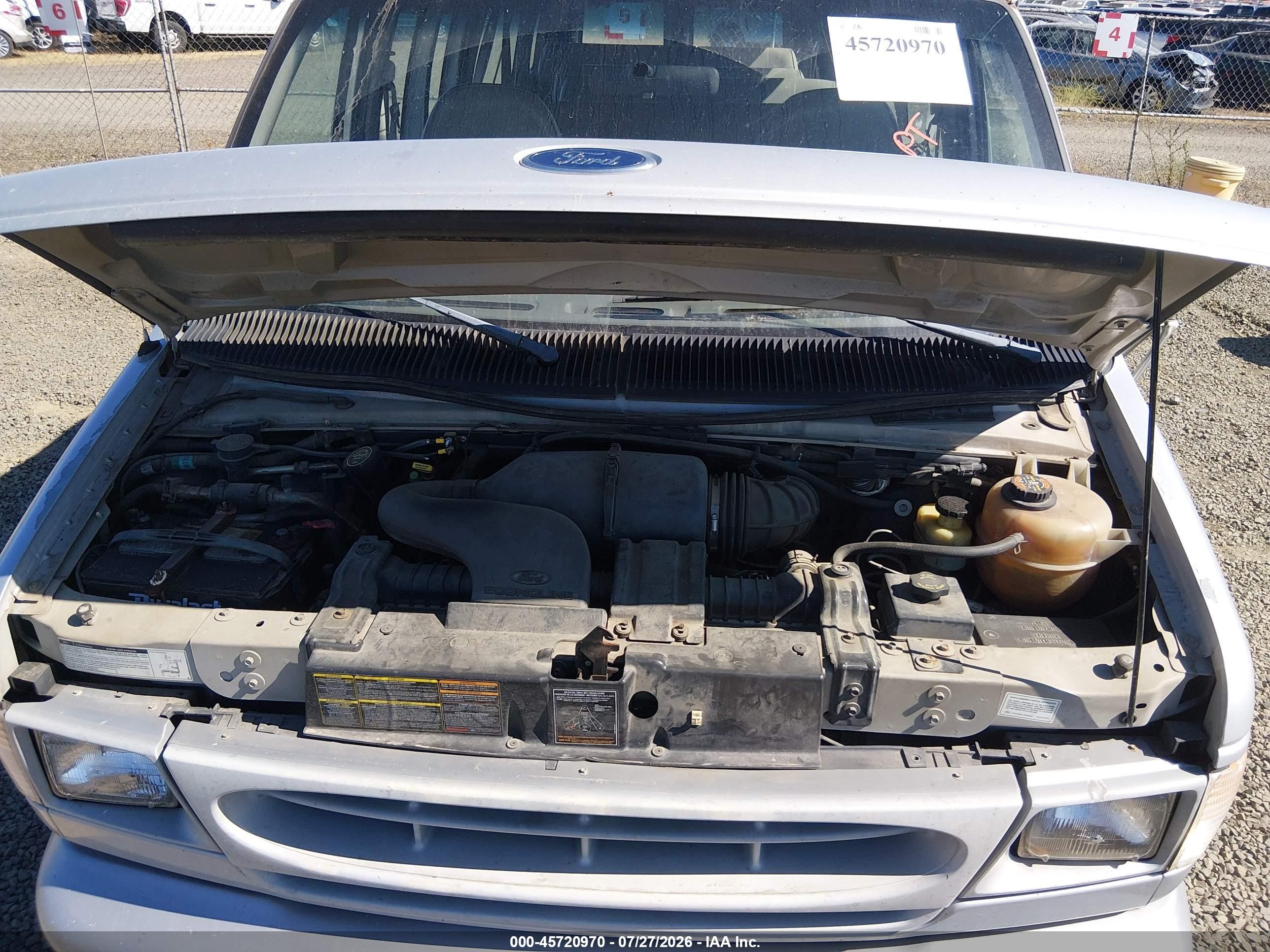 1998 Ford Super Club Wagon Xl/xlt Silver vin: 1FBSS31L9WHA83553