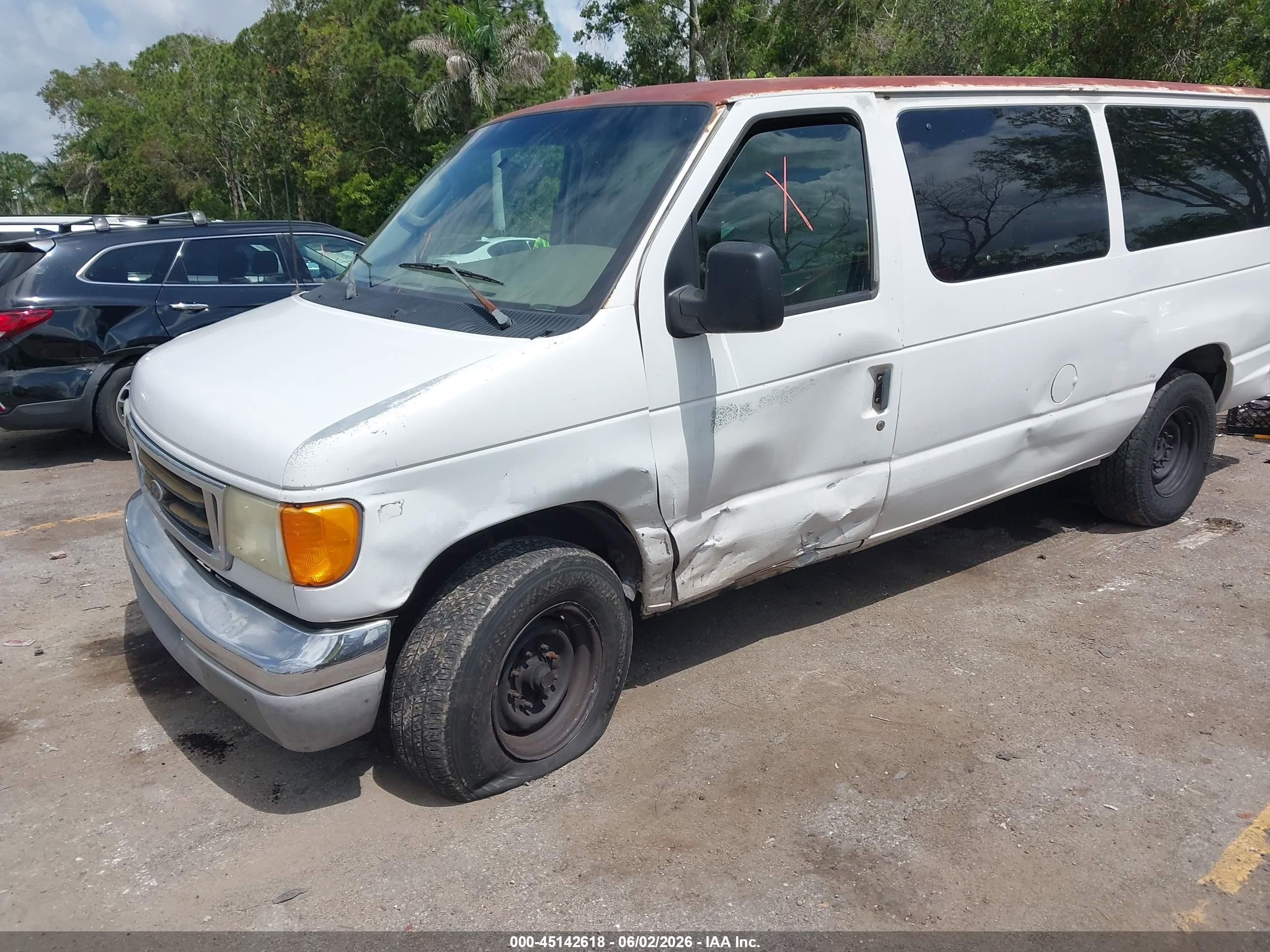 2004 Ford E-350 Super Duty Xl/xlt White vin: 1FBSS31LX4HB07906
