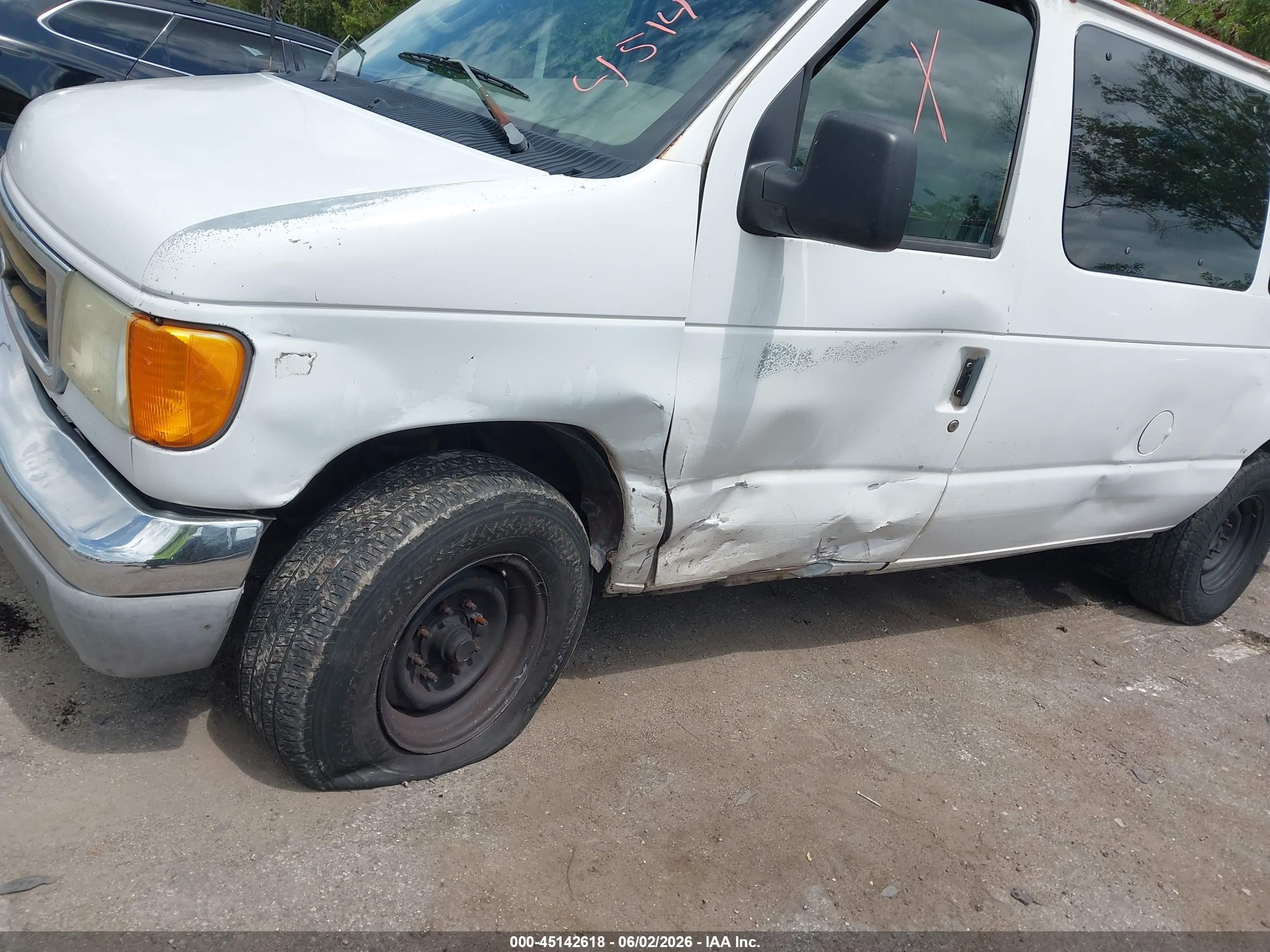 2004 Ford E-350 Super Duty Xl/xlt White vin: 1FBSS31LX4HB07906