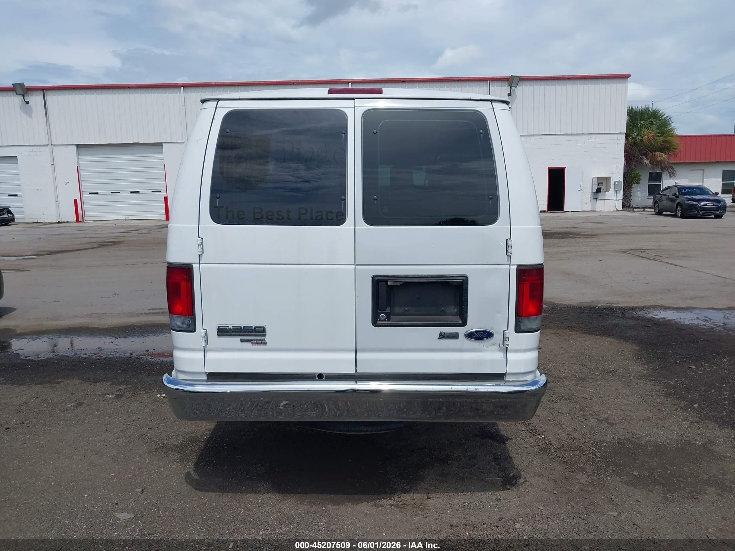 2009 Ford E-350 Super Duty Xl/xlt White vin: 1FBSS31LX9DA55692