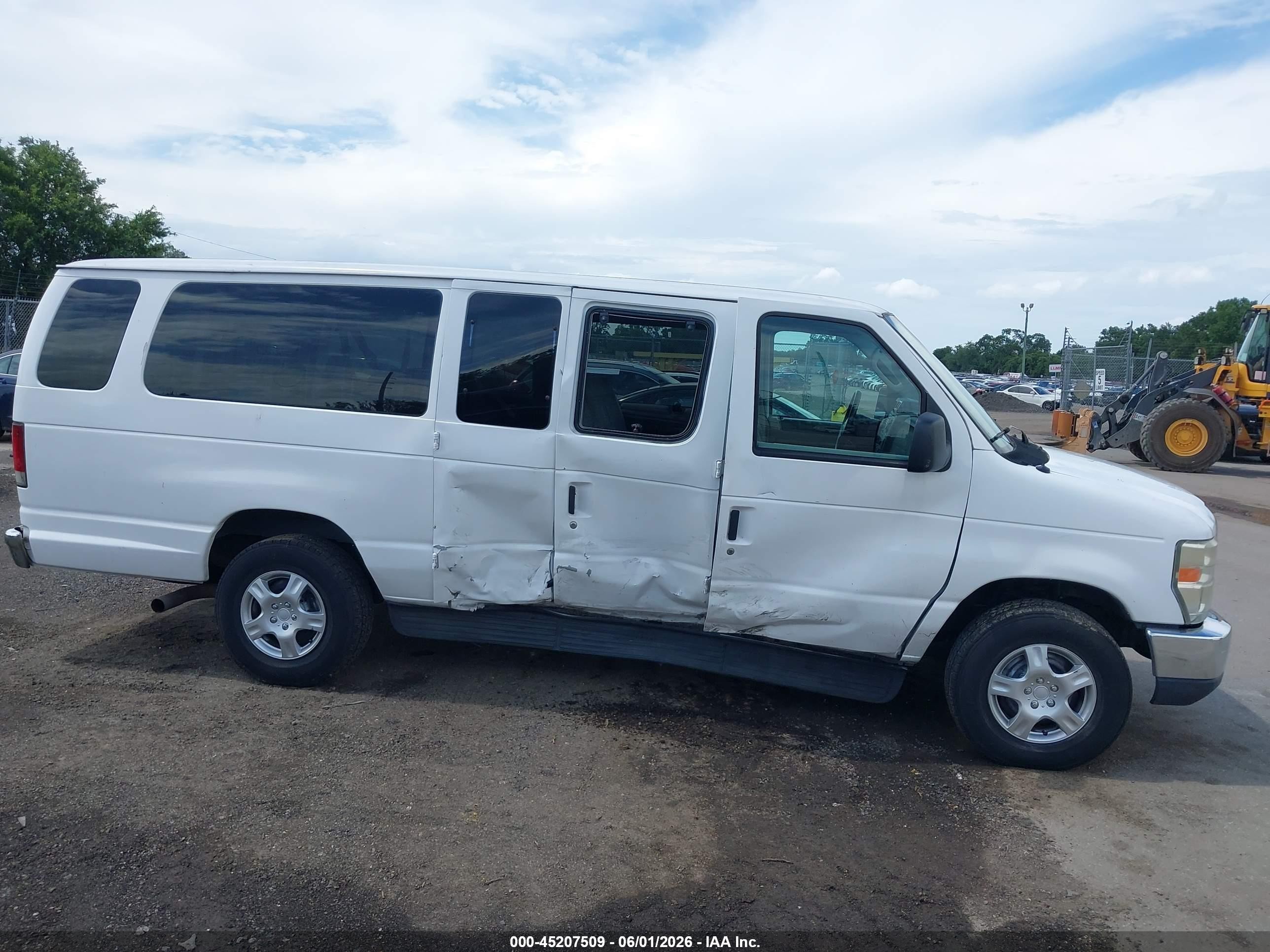 2009 Ford E-350 Super Duty Xl/xlt White vin: 1FBSS31LX9DA55692