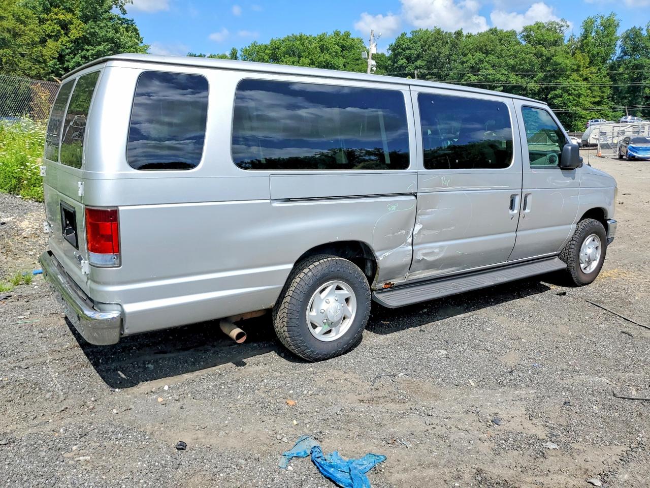 2009 Ford Econoline E350 Super Duty Wagon Silver vin: 1FBSS31LX9DA80494