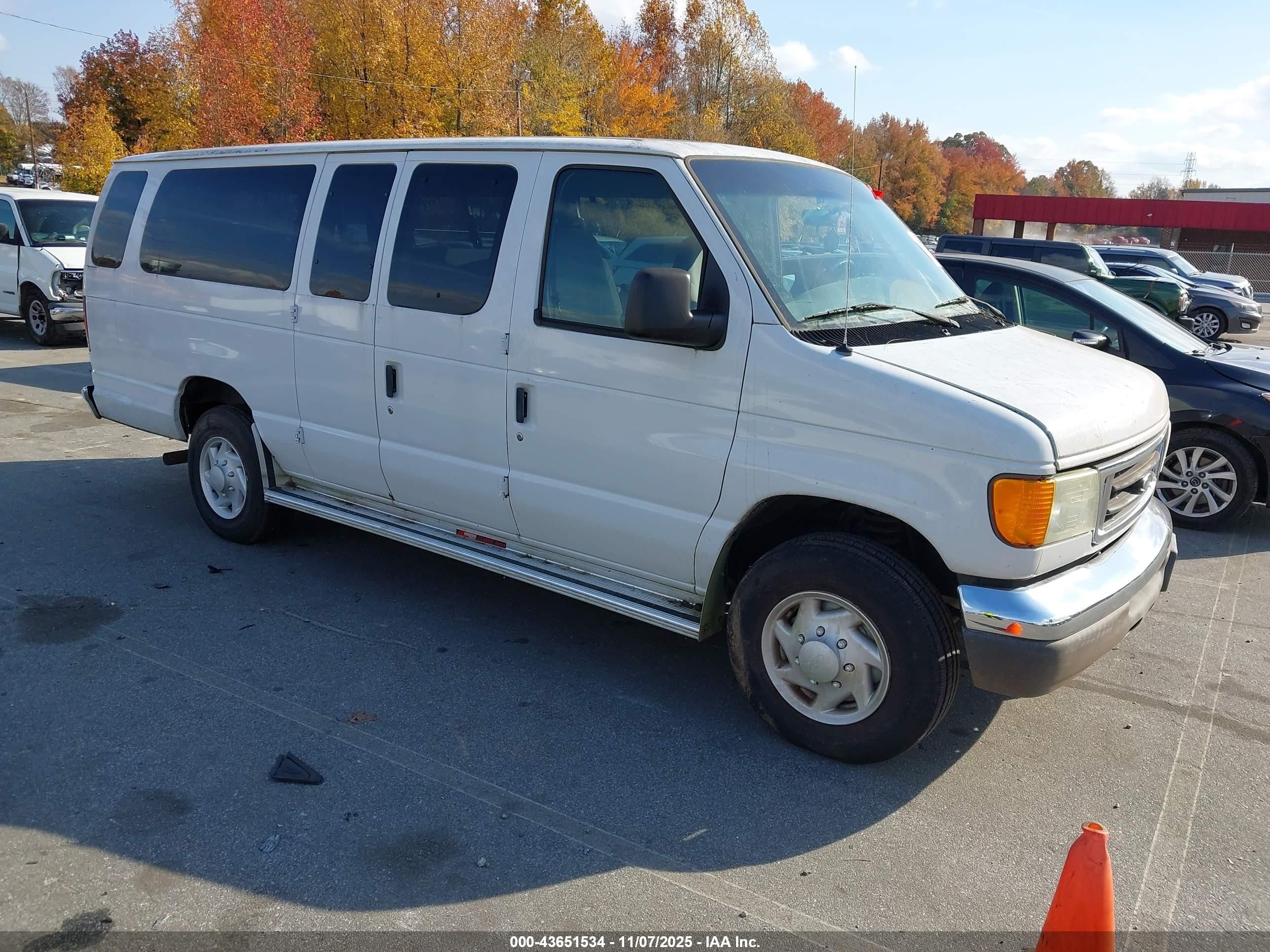 2005 Ford E-350 Super Duty Xl/xlt White vin: 1FBSS31S05HA55551