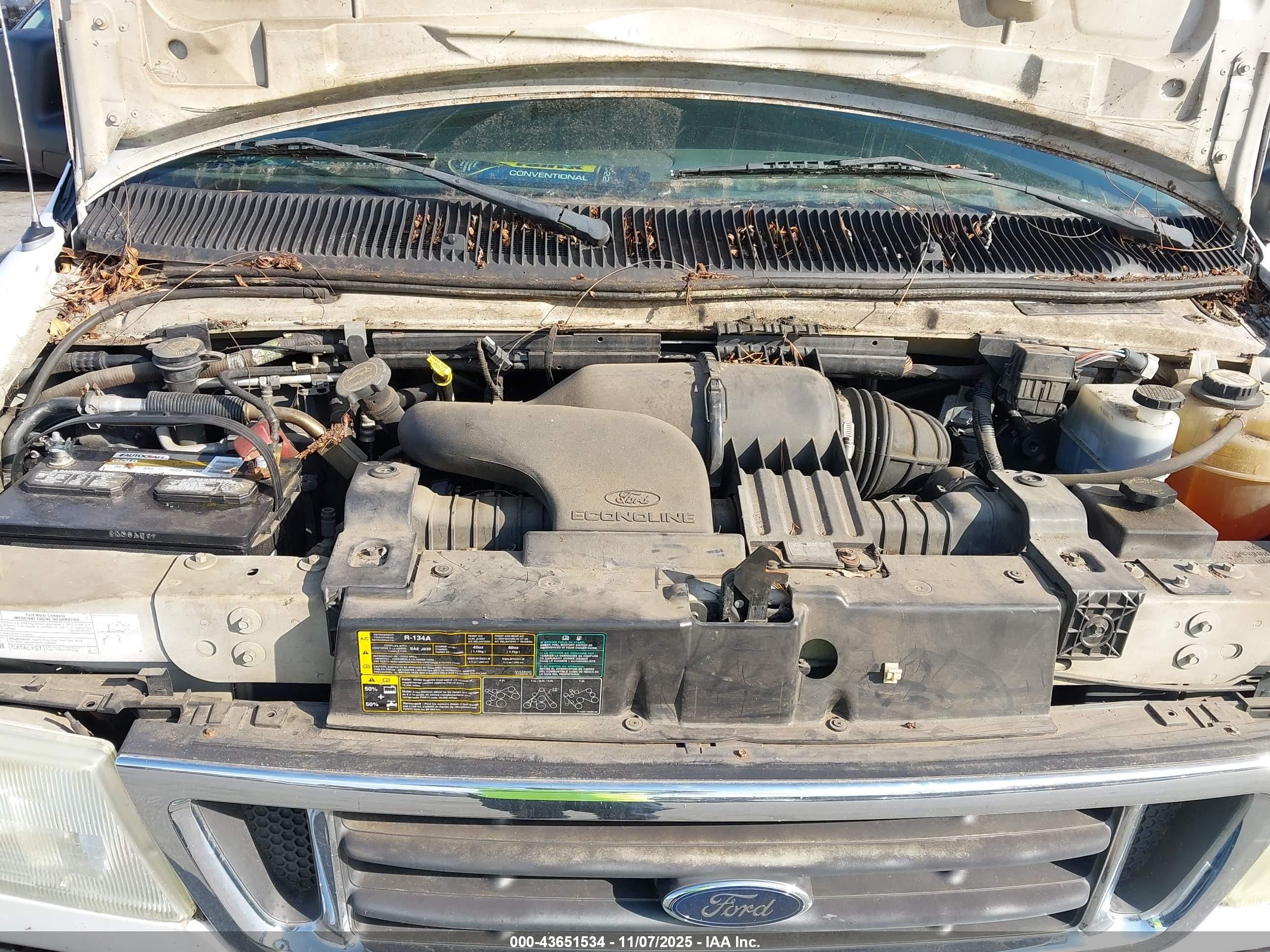 2005 Ford E-350 Super Duty Xl/xlt White vin: 1FBSS31S05HA55551