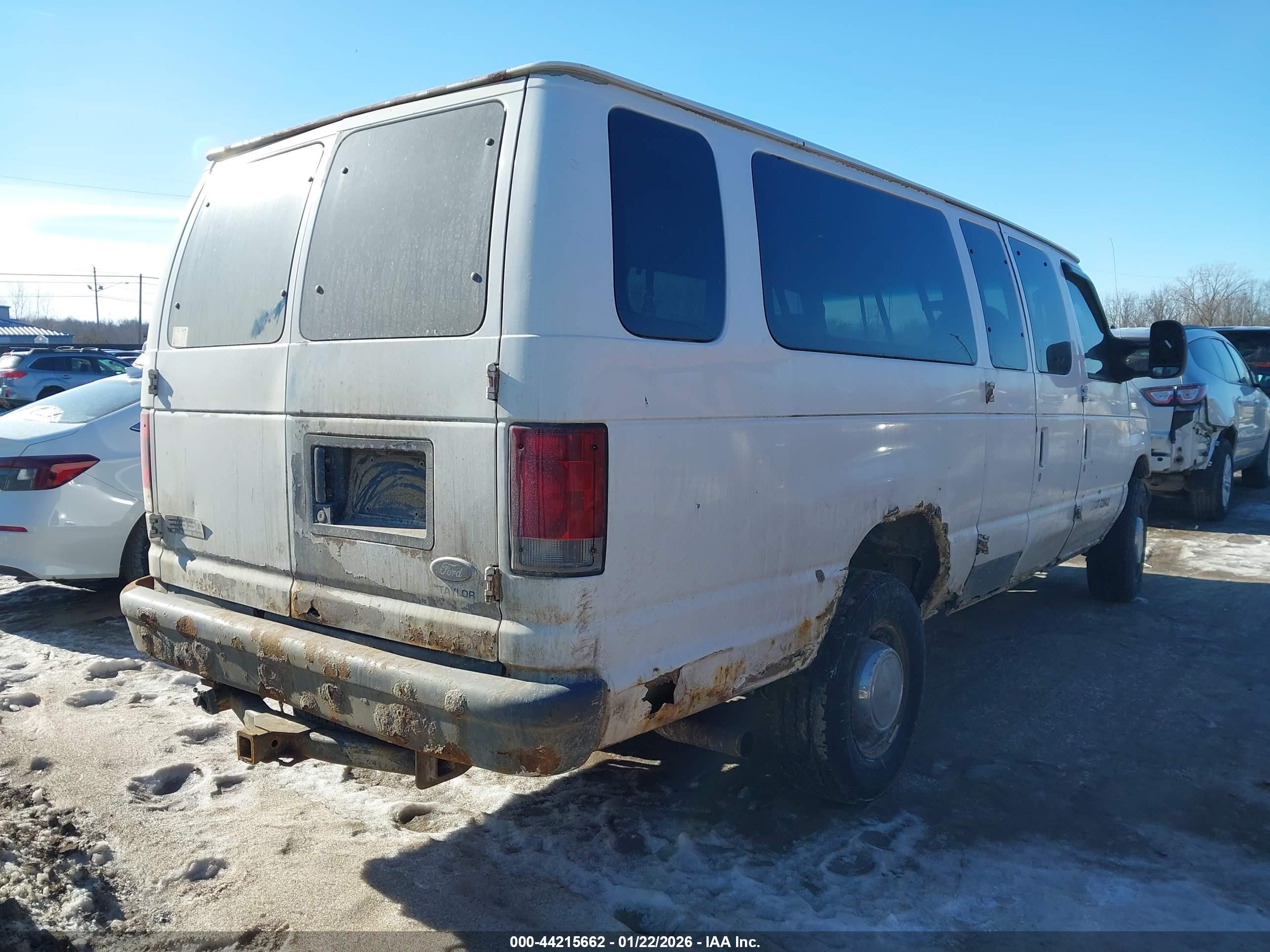 2005 Ford E-350 Super Duty Xl/xlt White vin: 1FBSS31S25HA41537
