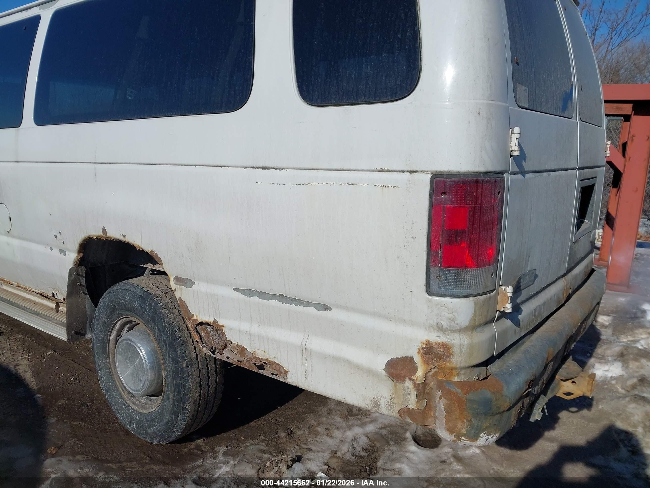 2005 Ford E-350 Super Duty Xl/xlt White vin: 1FBSS31S25HA41537